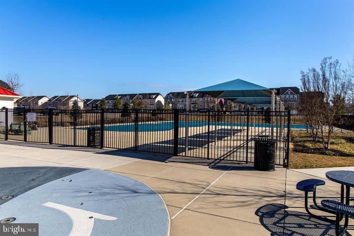 CREEKSIDE VILLAGE - Residential Lease