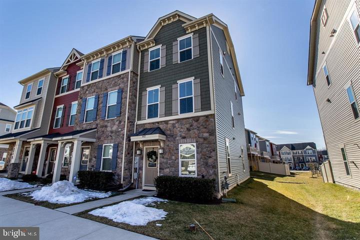 CREEKSIDE VILLAGE - Residential Lease