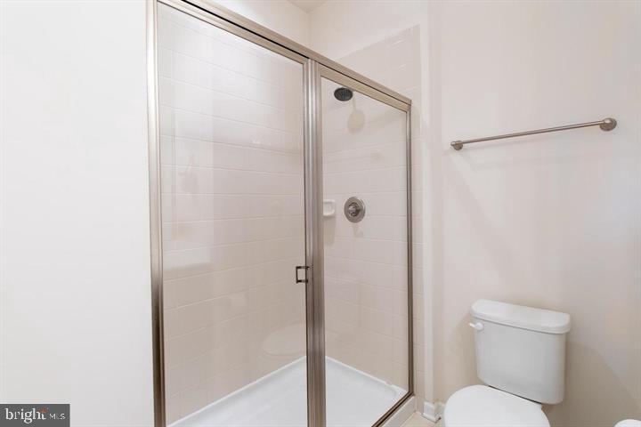 CREEKSIDE VILLAGE - Residential Lease