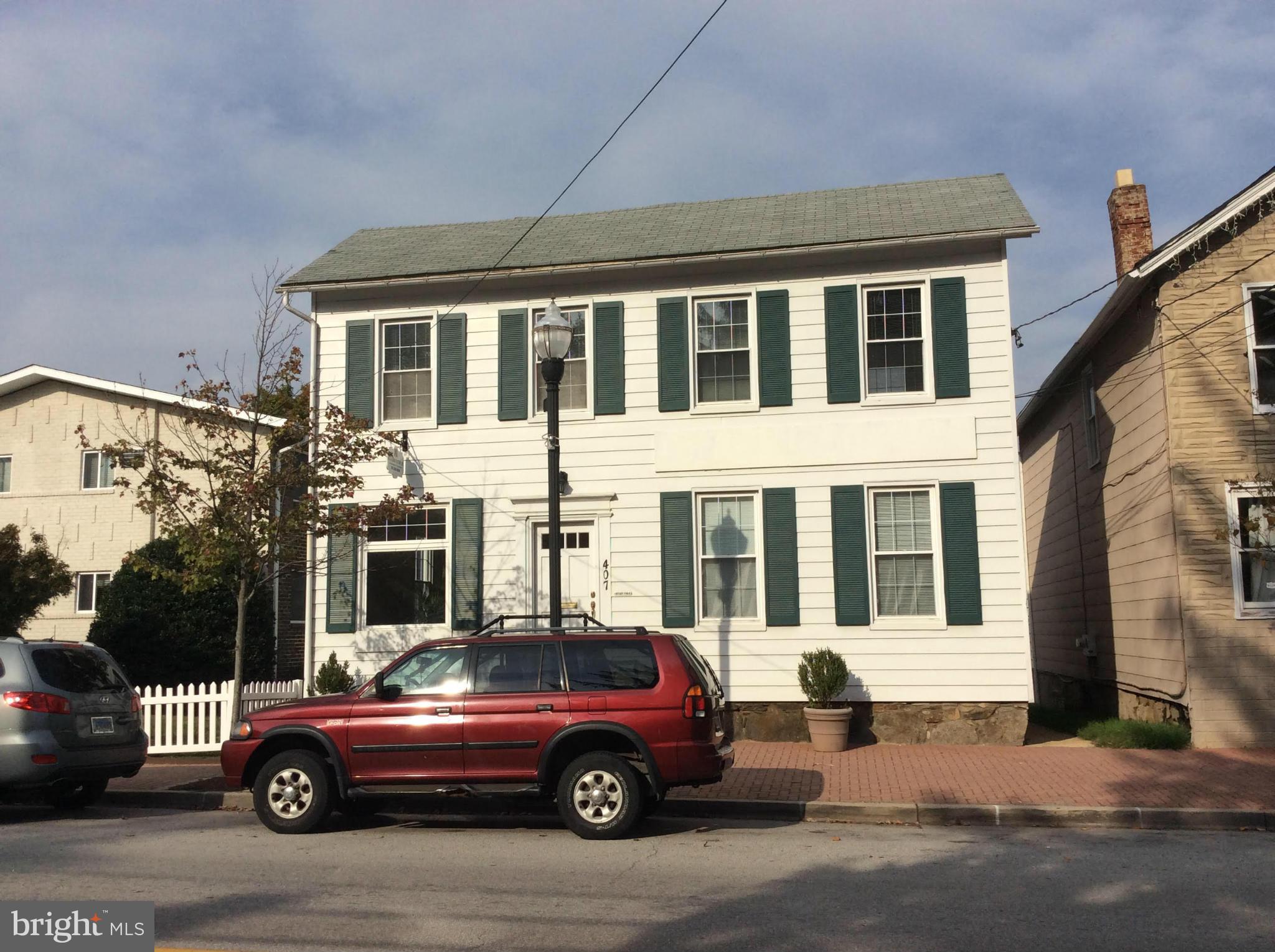 LAUREL - Commercial Lease