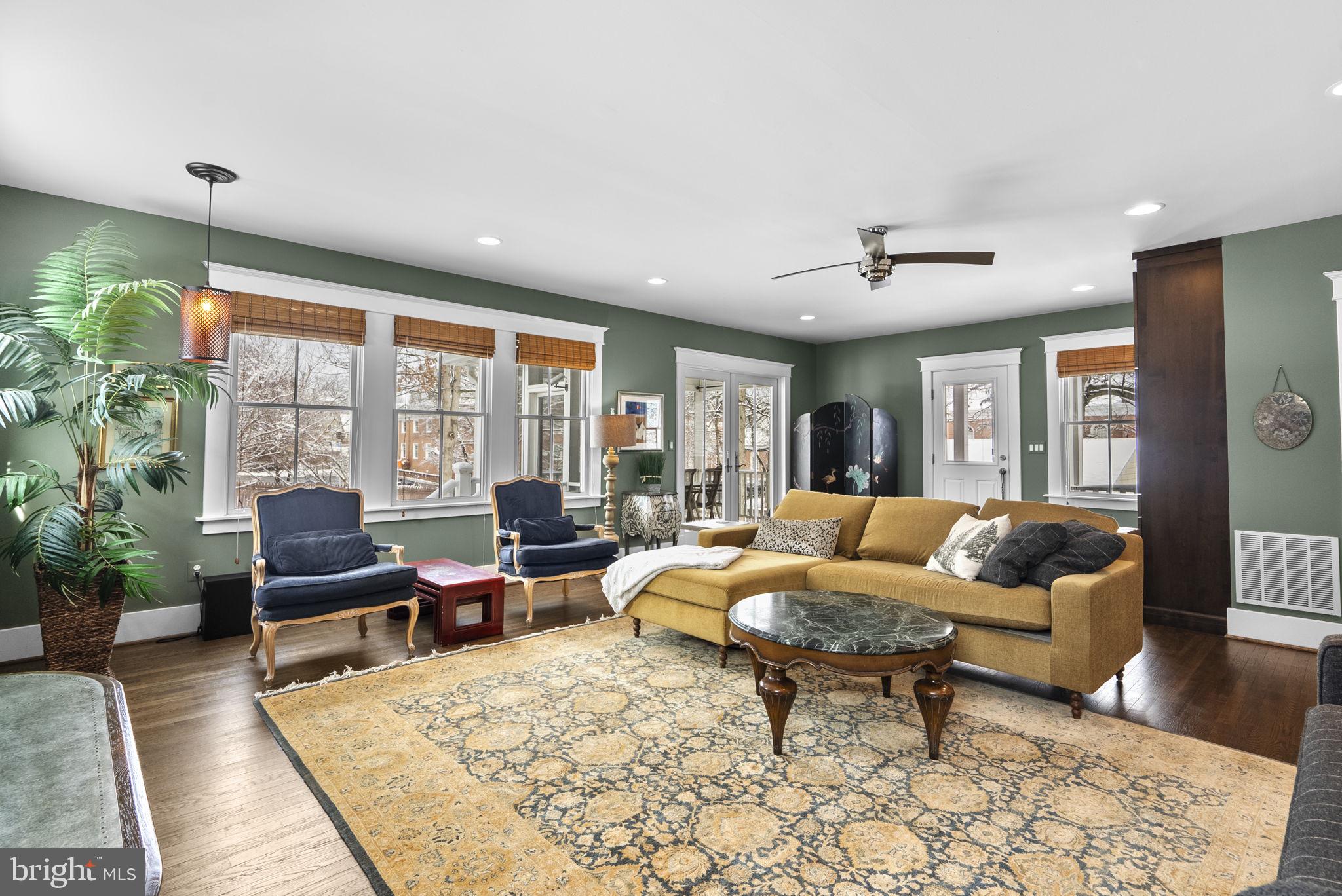 WOODSIDE - Residential