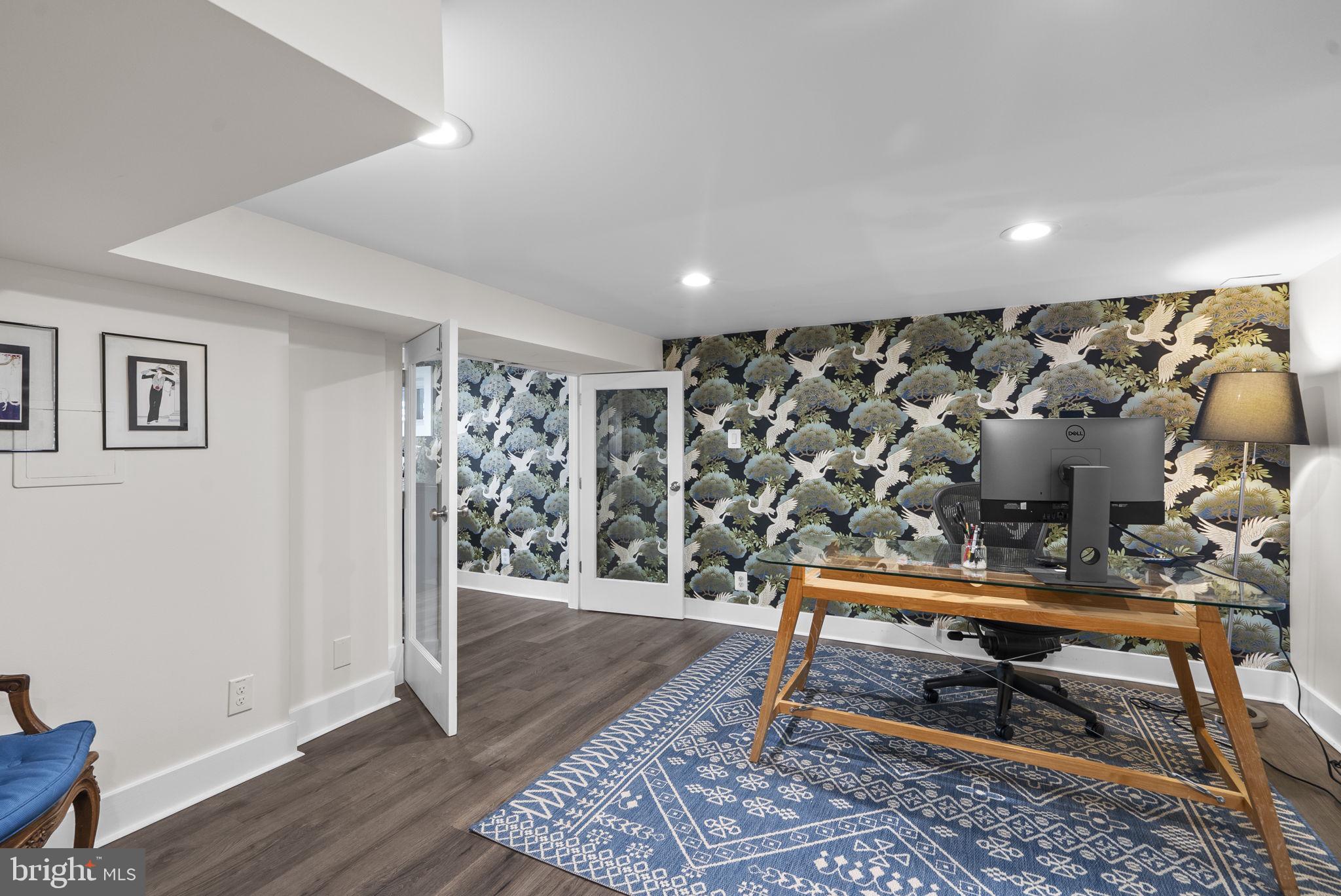 WOODSIDE - Residential