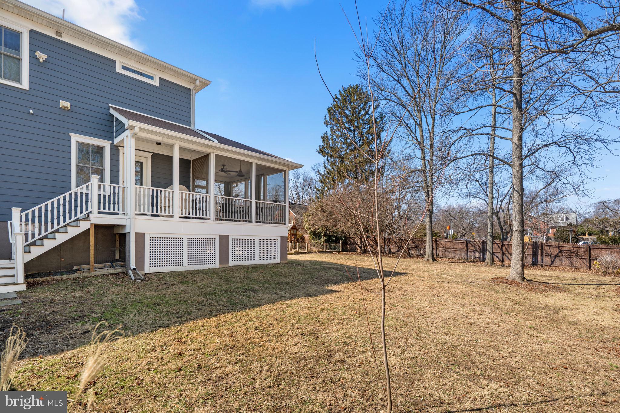 WOODSIDE - Residential