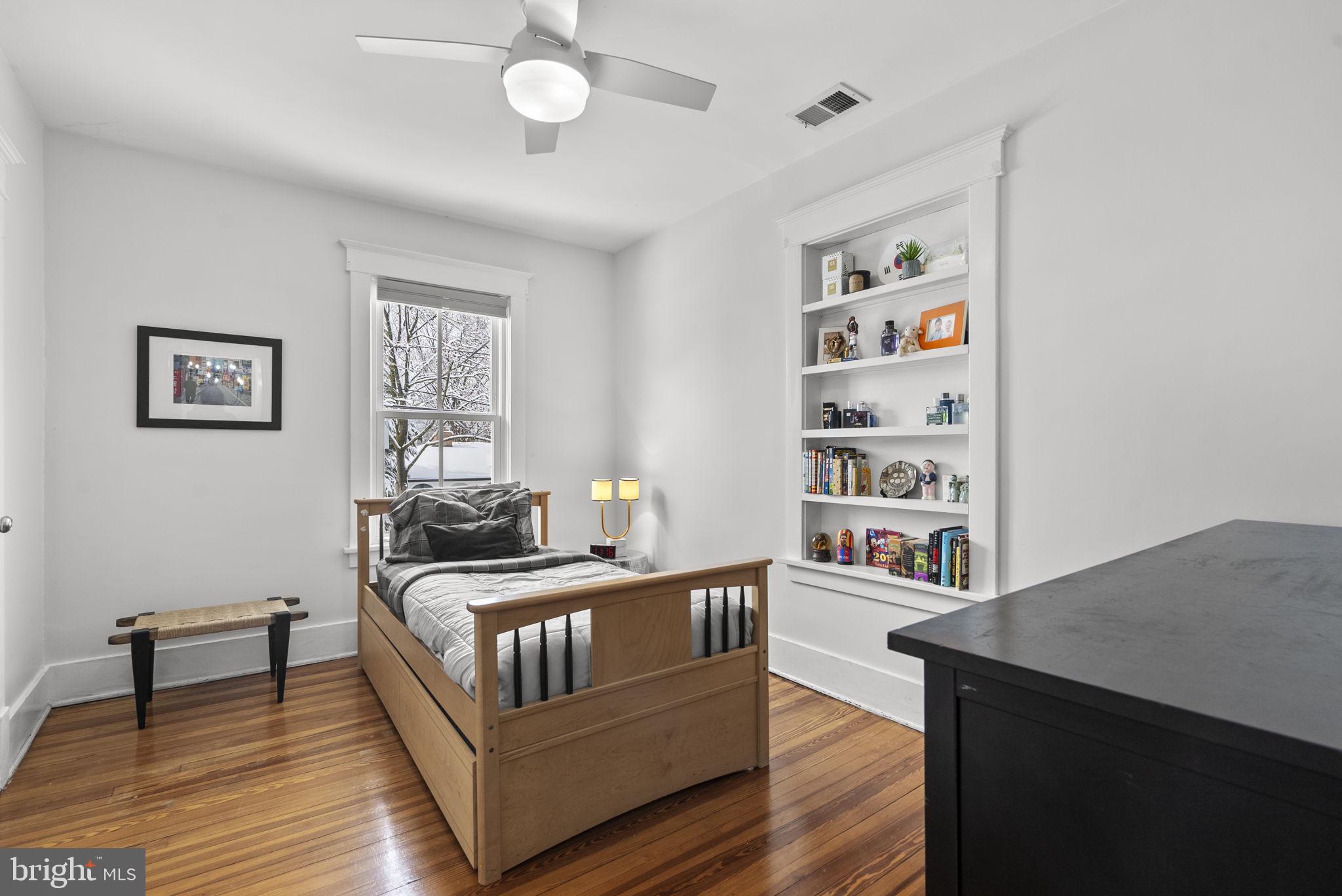 WOODSIDE - Residential