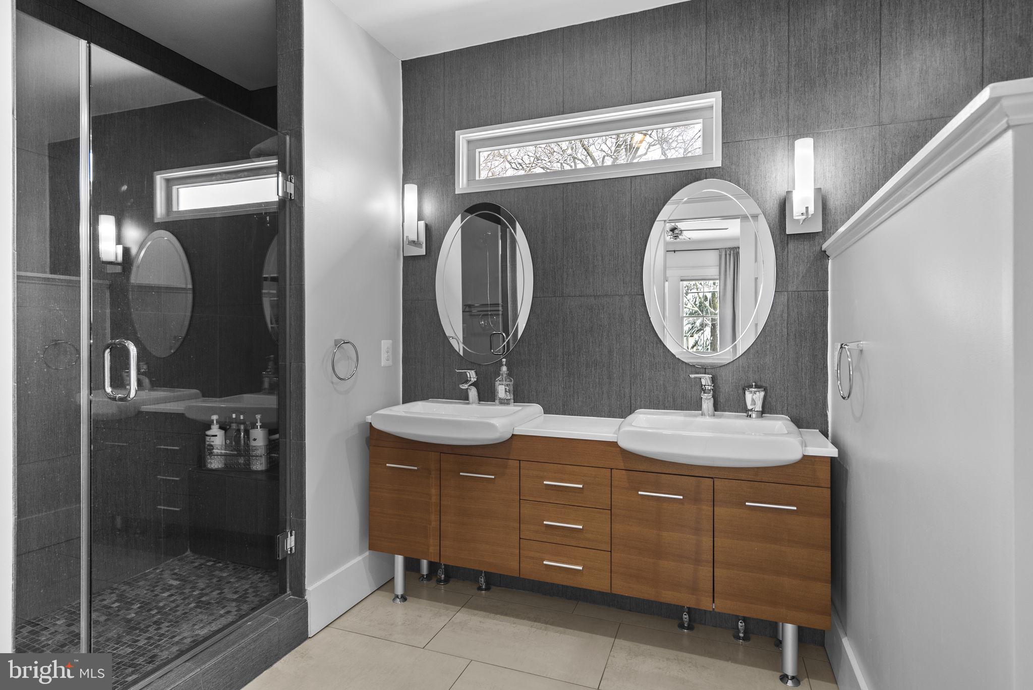 WOODSIDE - Residential