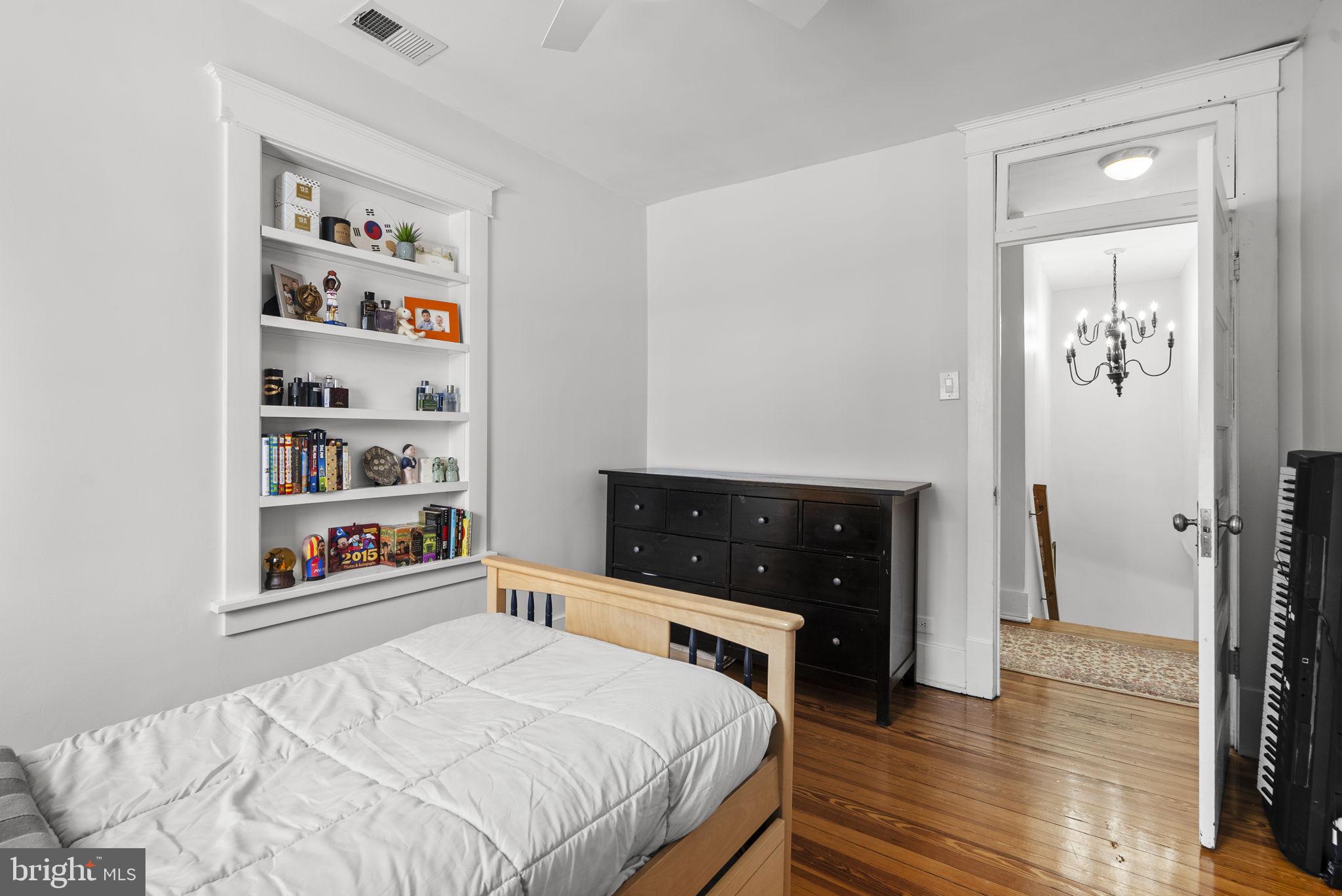 WOODSIDE - Residential