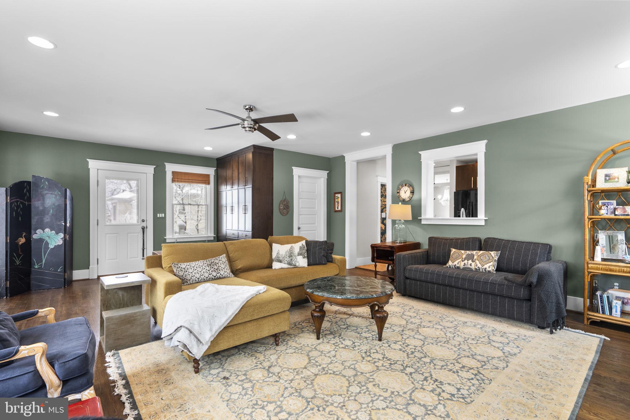 WOODSIDE - Residential