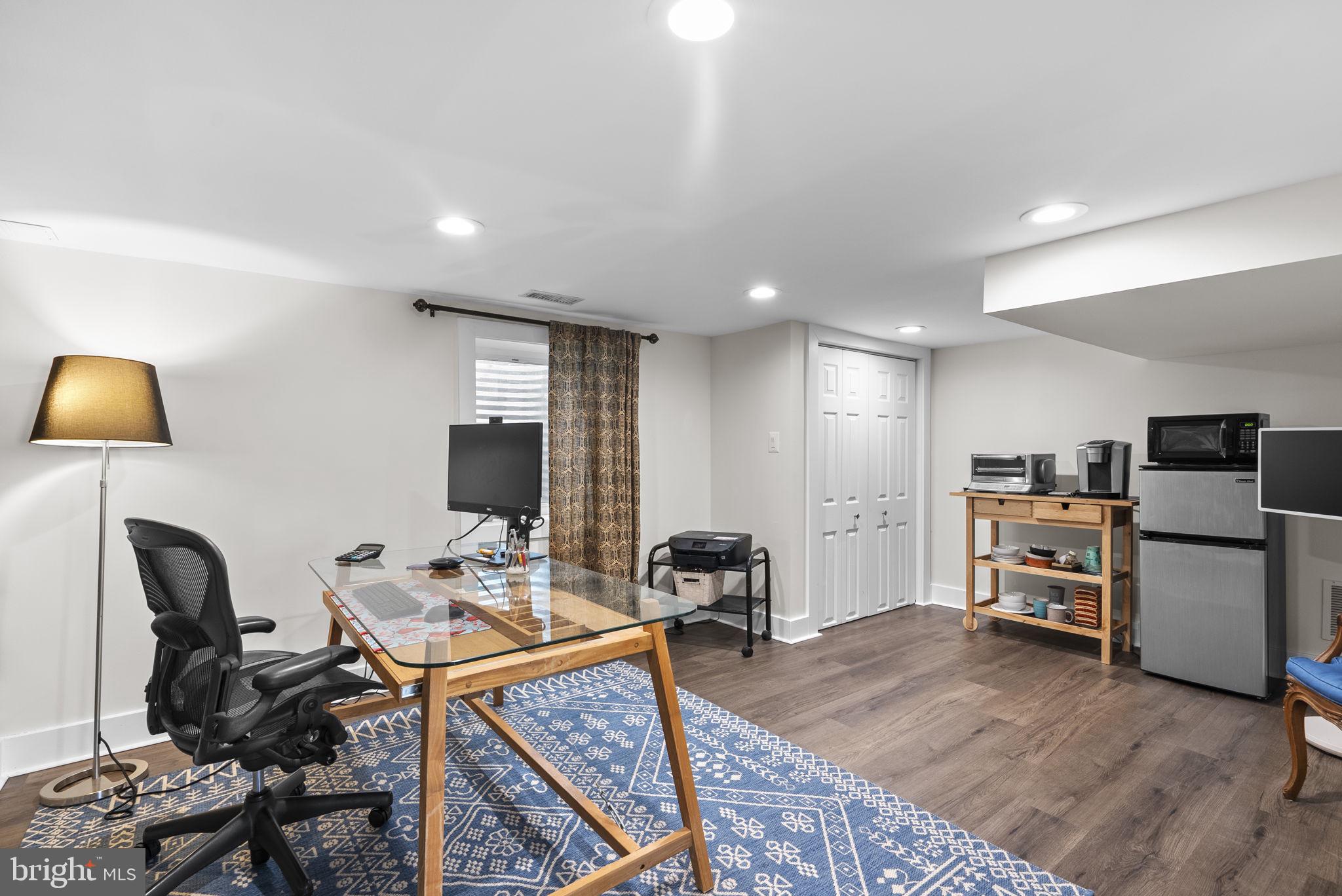 WOODSIDE - Residential