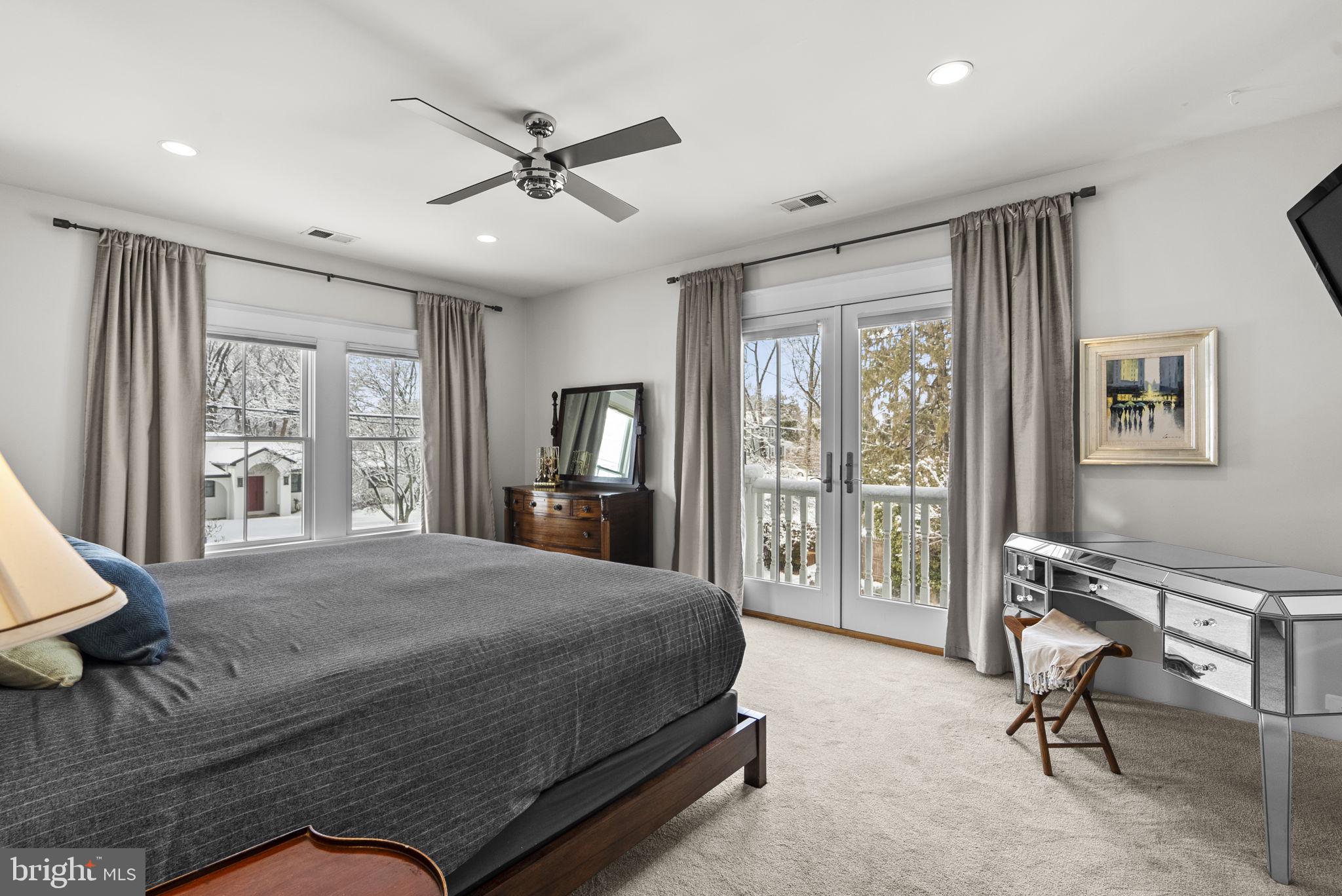 WOODSIDE - Residential