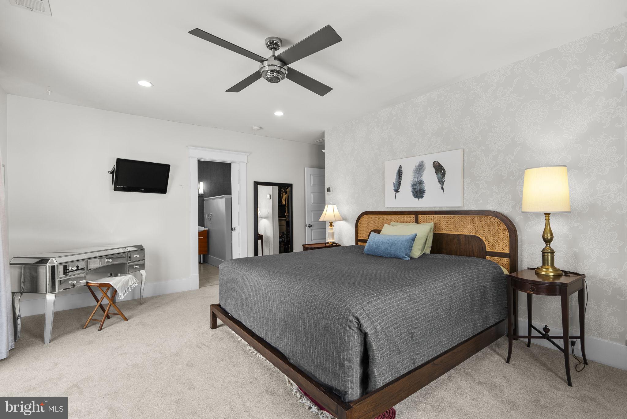 WOODSIDE - Residential