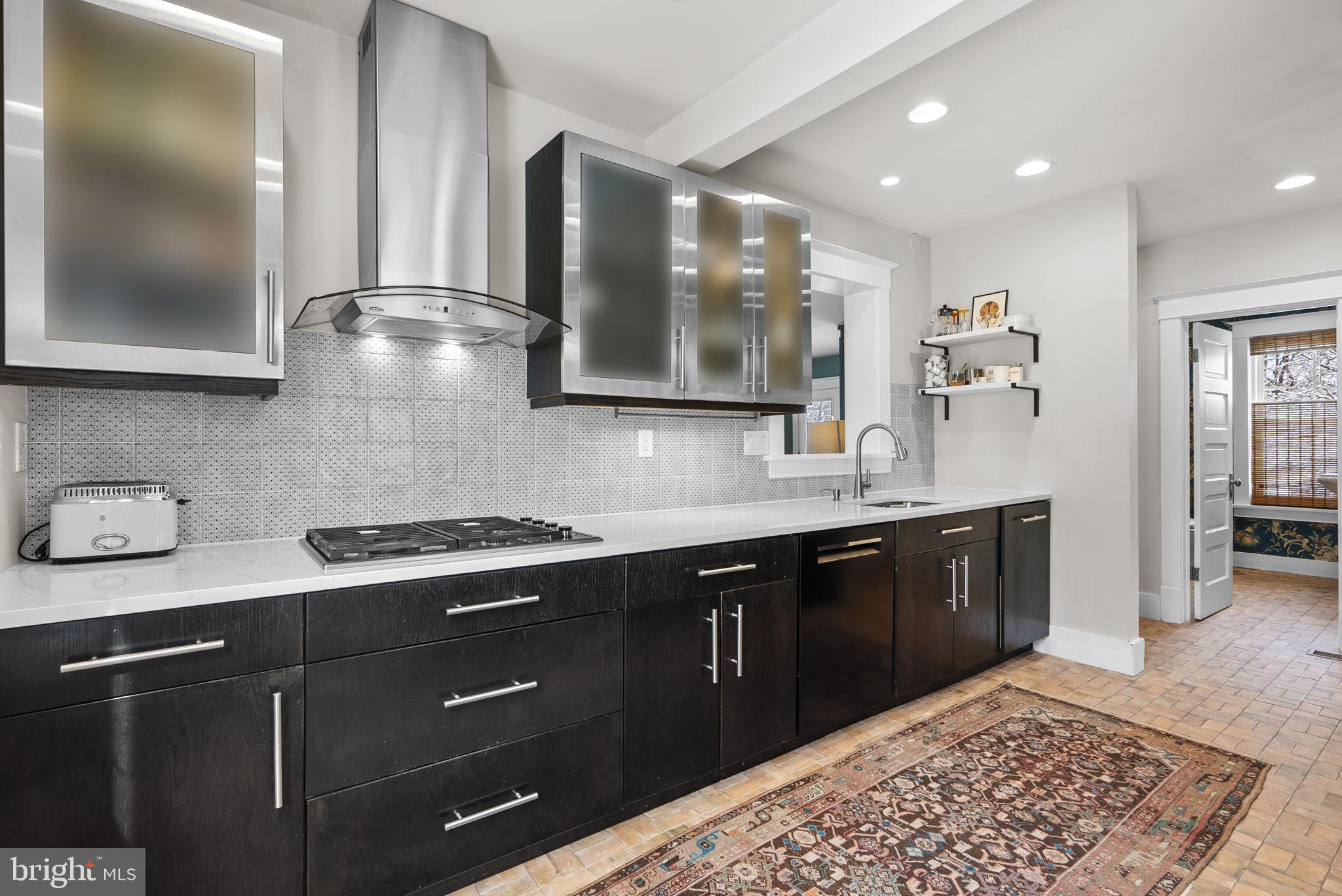 WOODSIDE - Residential