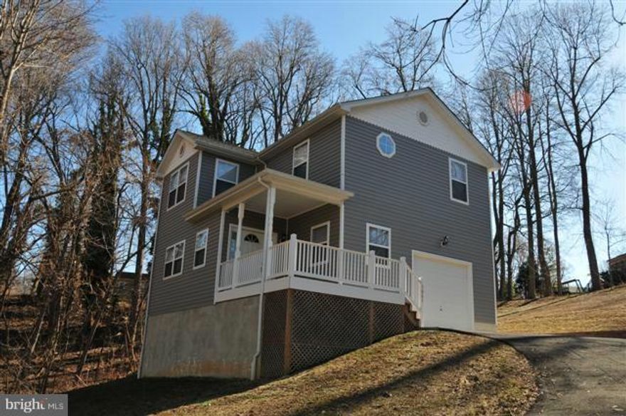 >>>NO PETS OR SMOKING IN THE HOUSE<<< $40 App fee per adult, each adult (over 18) must be on lease. Each adult must fill out a separate application. One year lease required. Renter insurance required. Move in time must be within two weeks of application acceptance. LL requires a minimum 650 credit score.