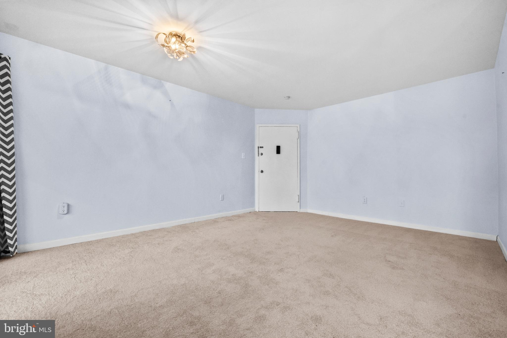 LITTLE RIVER SQ COND - Residential