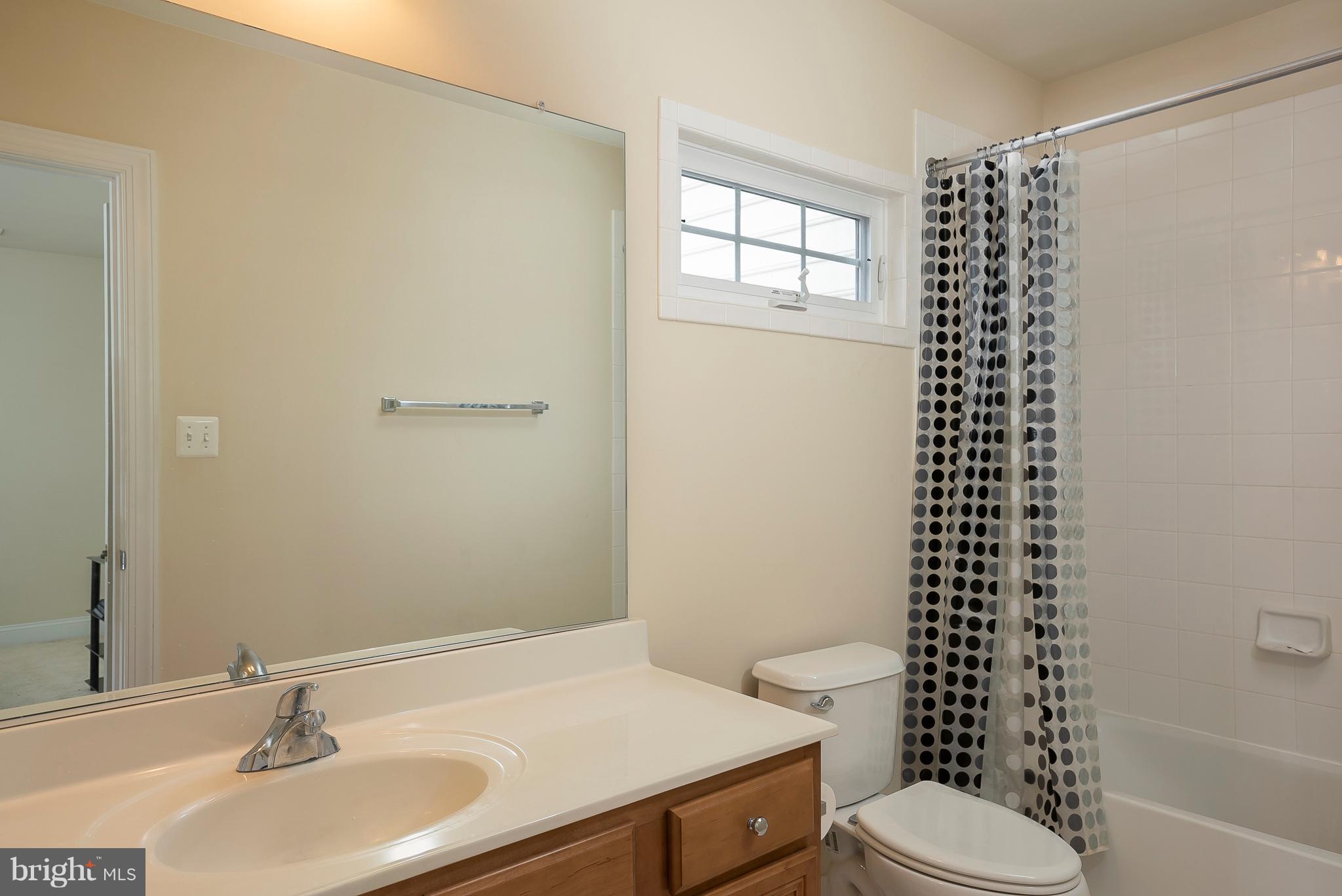 ANNAPOLIS RIDGE - Residential