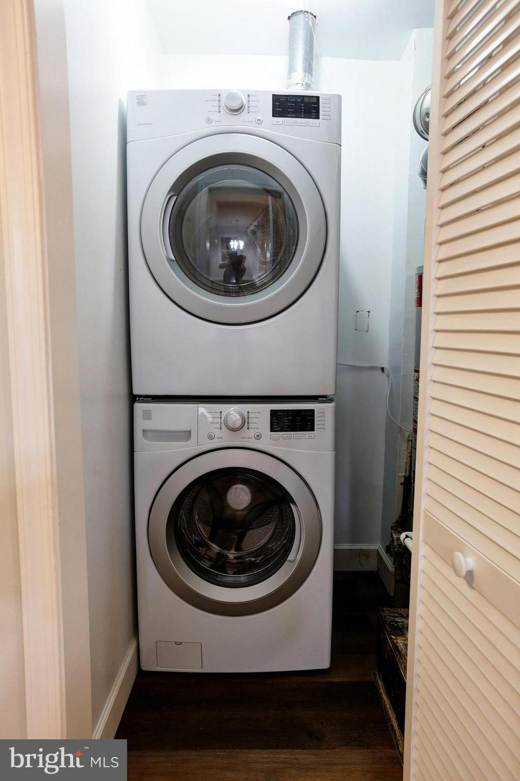 UNIVERSITY GARDENS - Residential