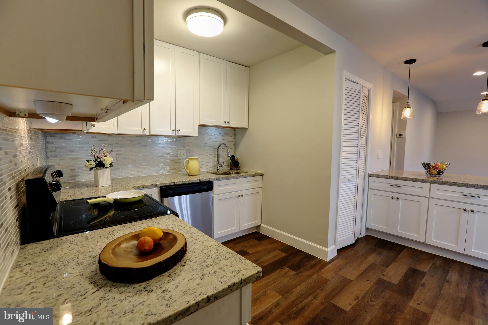 UNIVERSITY GARDENS - Residential