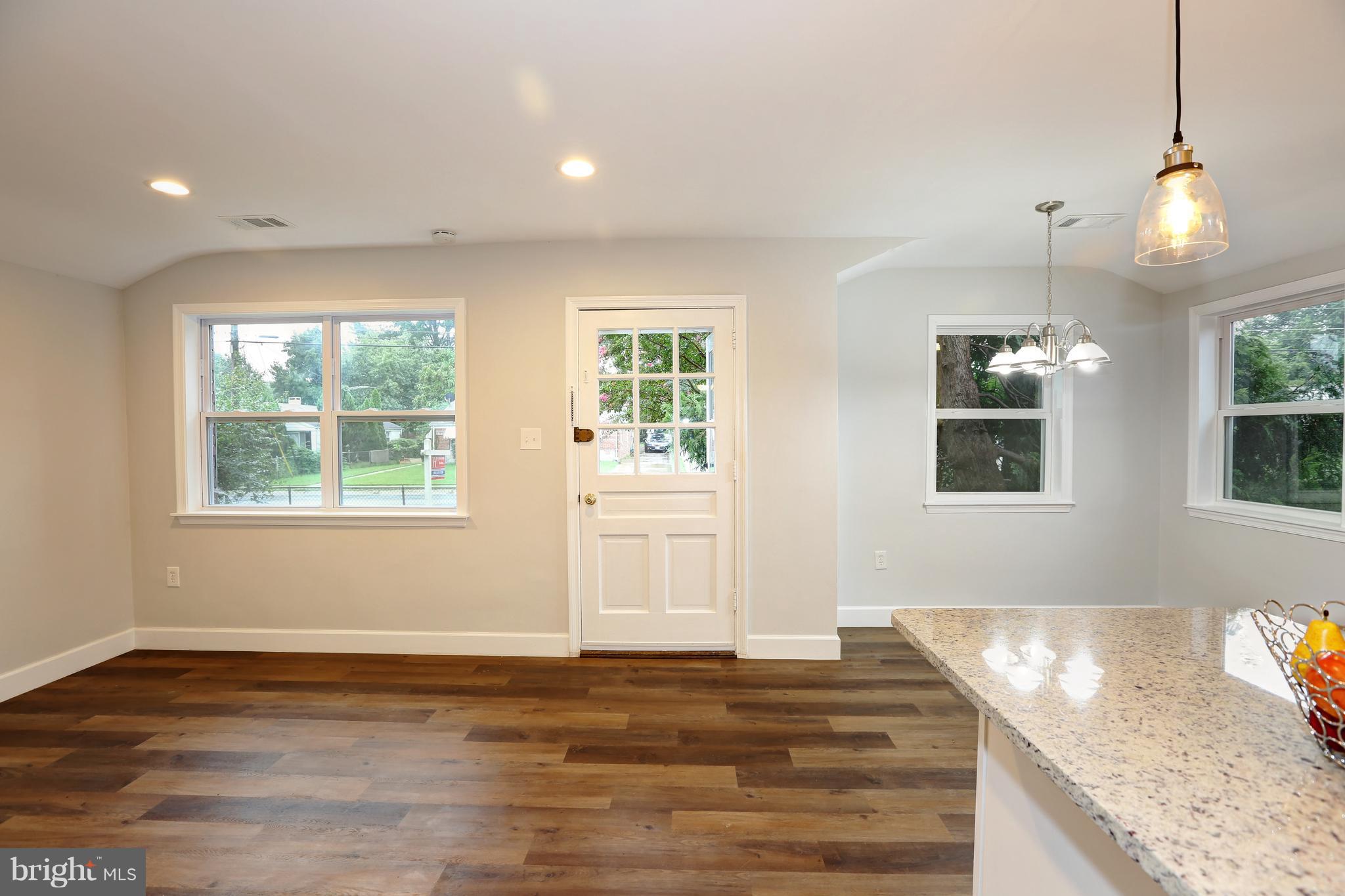 UNIVERSITY GARDENS - Residential