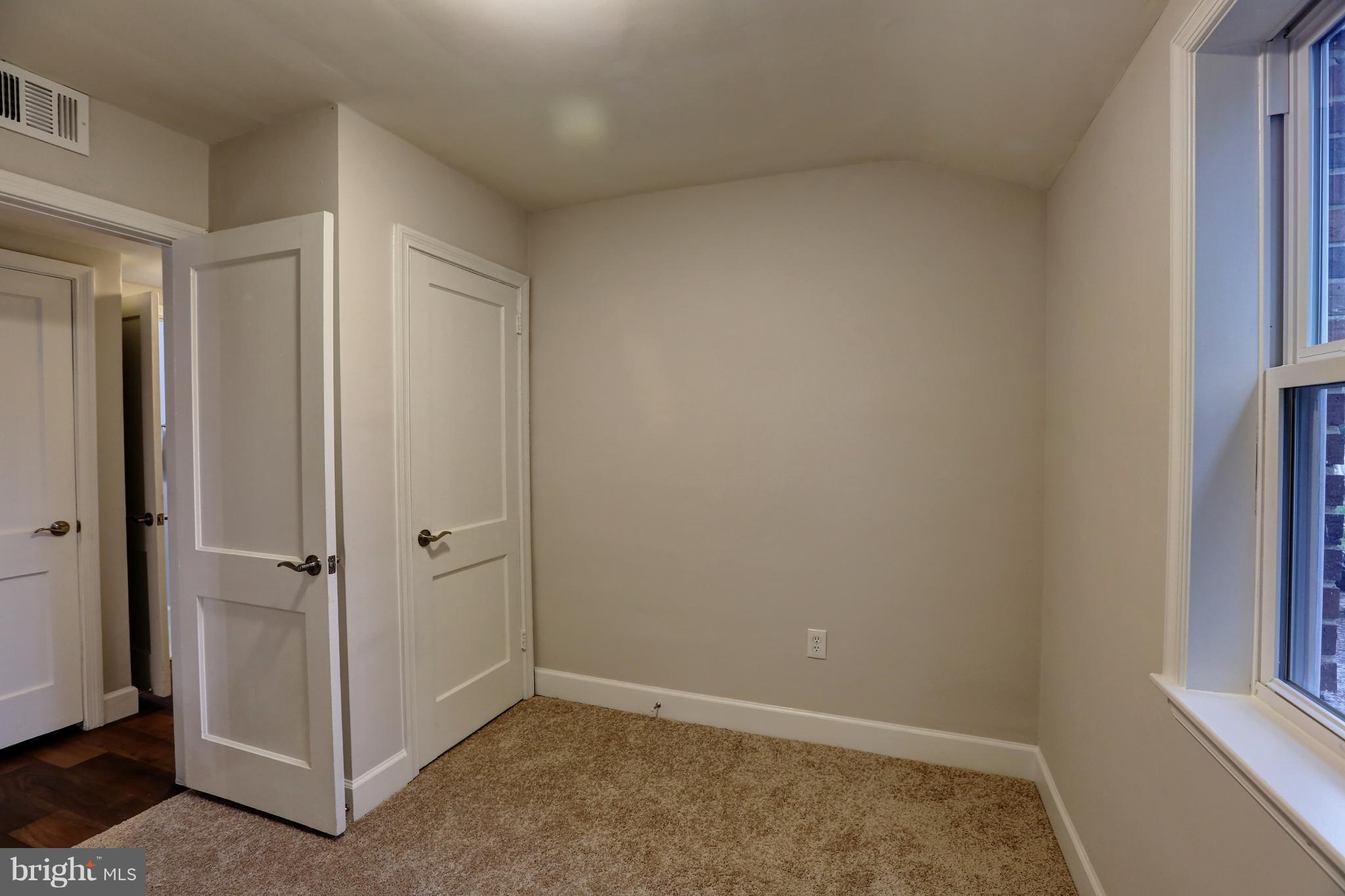 UNIVERSITY GARDENS - Residential