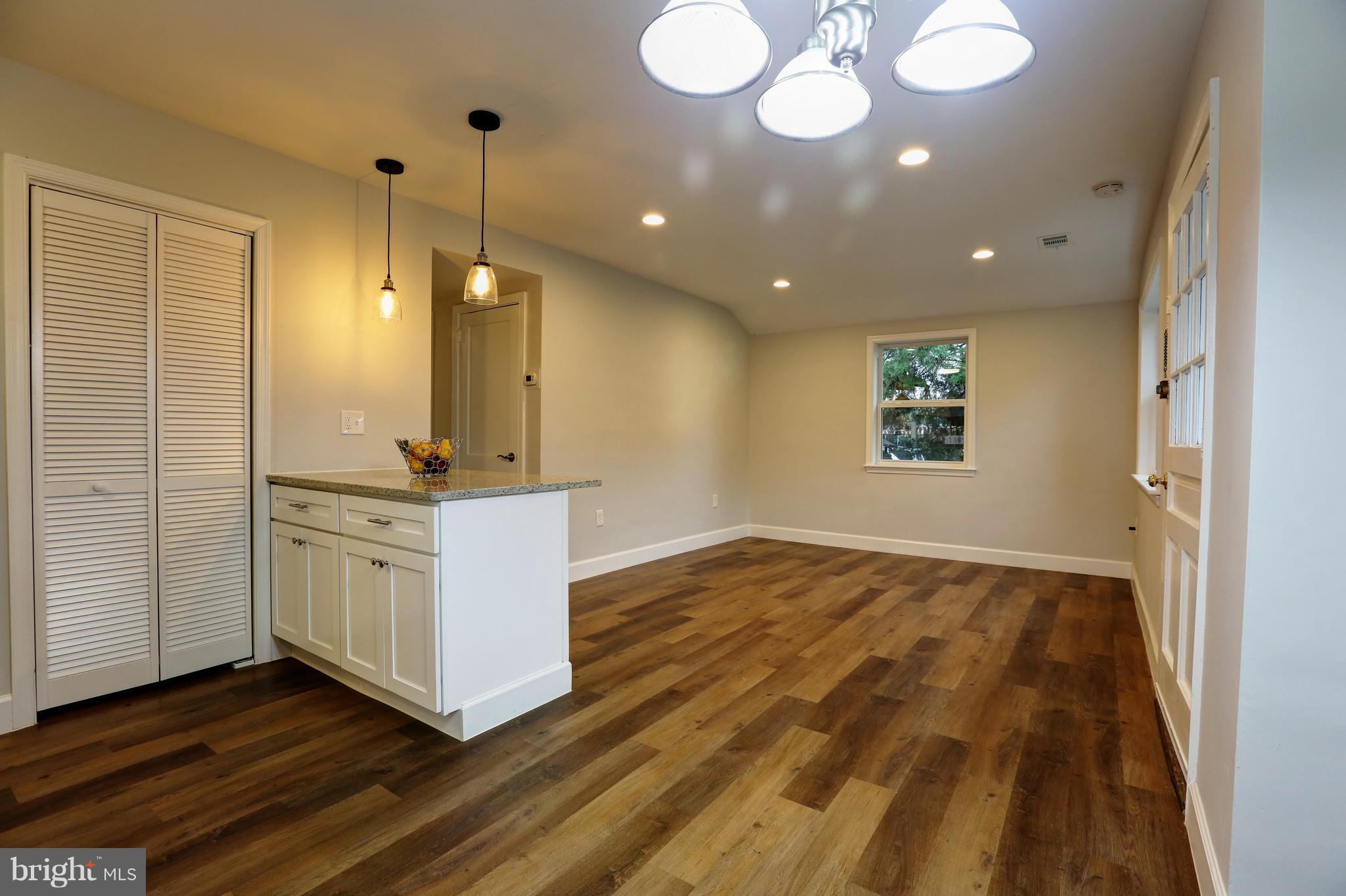 UNIVERSITY GARDENS - Residential