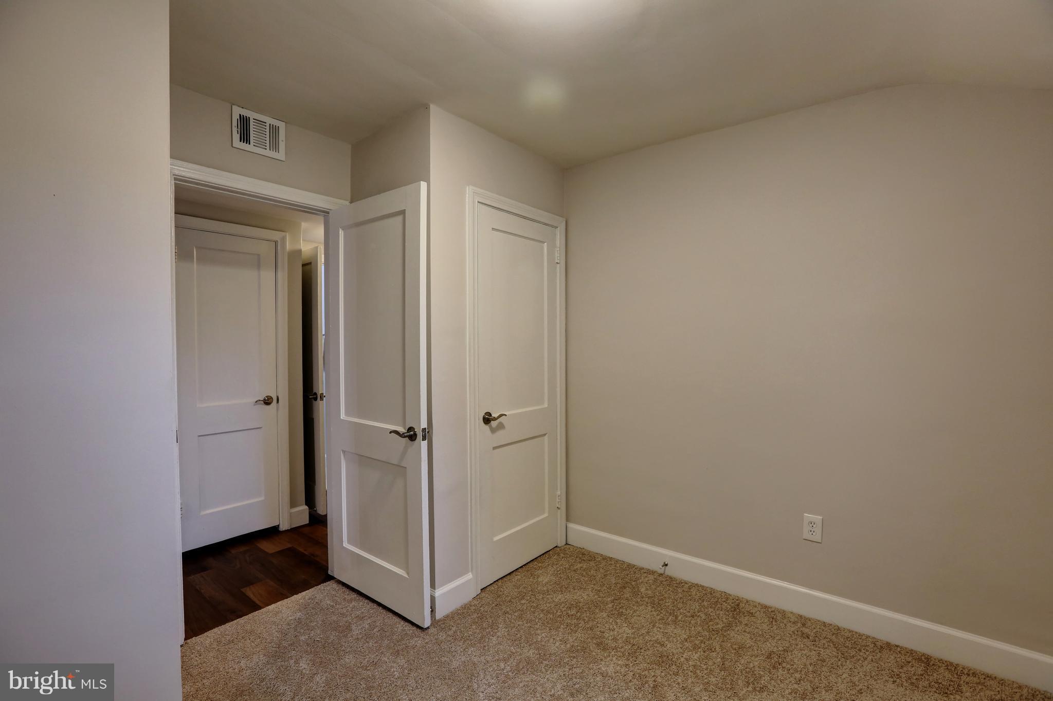 UNIVERSITY GARDENS - Residential