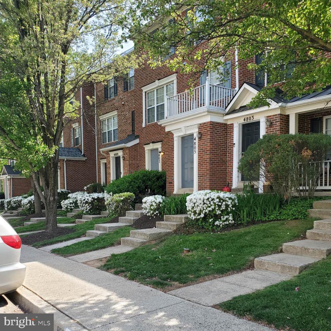 Link for apply: https://apply.link/IoyG9rI
LOCATION! LOCATION! LOCATION!
MAIN LEVEL OF TOWNHOUSE, WITH PRIVATE ENTRANCE- OTHER TENANT LIVES ON LOWER LEVEL.
Spacious main-level rental in a townhouse with a private entrance and approximately 600 sqft of living space. The unit includes 2 bedrooms, 1 bathroom, a kitchen area, and a hallway.
Features:
All utilities and high-speed internet included ($2300/month).
Partially furnished (two beds, TV; additional furniture can be purchased upon request).
Brand-new appliances: refrigerator, microwave, two-burner cooktop, and 2-in-1 washer/dryer.
Private entrance with a locked door separating the basement level for full privacy.
Street parking available (any visitor spot).
Additional Details:
The homeowner lives in the basement level and has access to the rental unit for HVAC control only, but will not enter the space otherwise.
He is a friendly and respectful person, who ensures a comfortable and well-maintained environment.
Lease Terms:12-month minimum lease. Security deposit: 1 month’s rent.
Move-in ready! Contact for a showing.