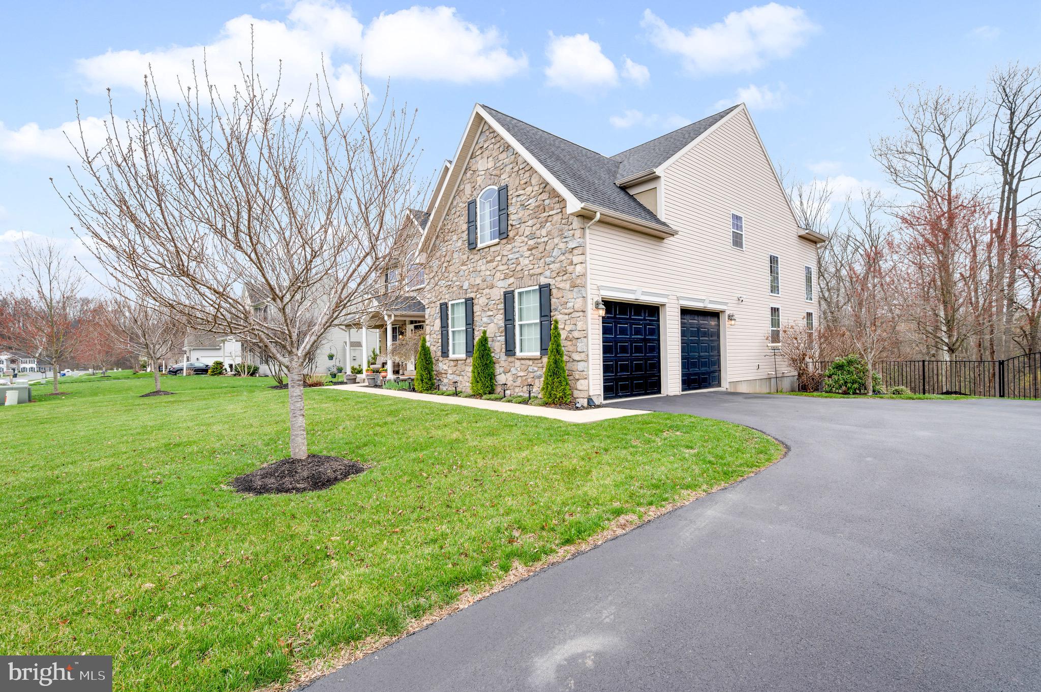 115 WOODS EDGE DRIVE