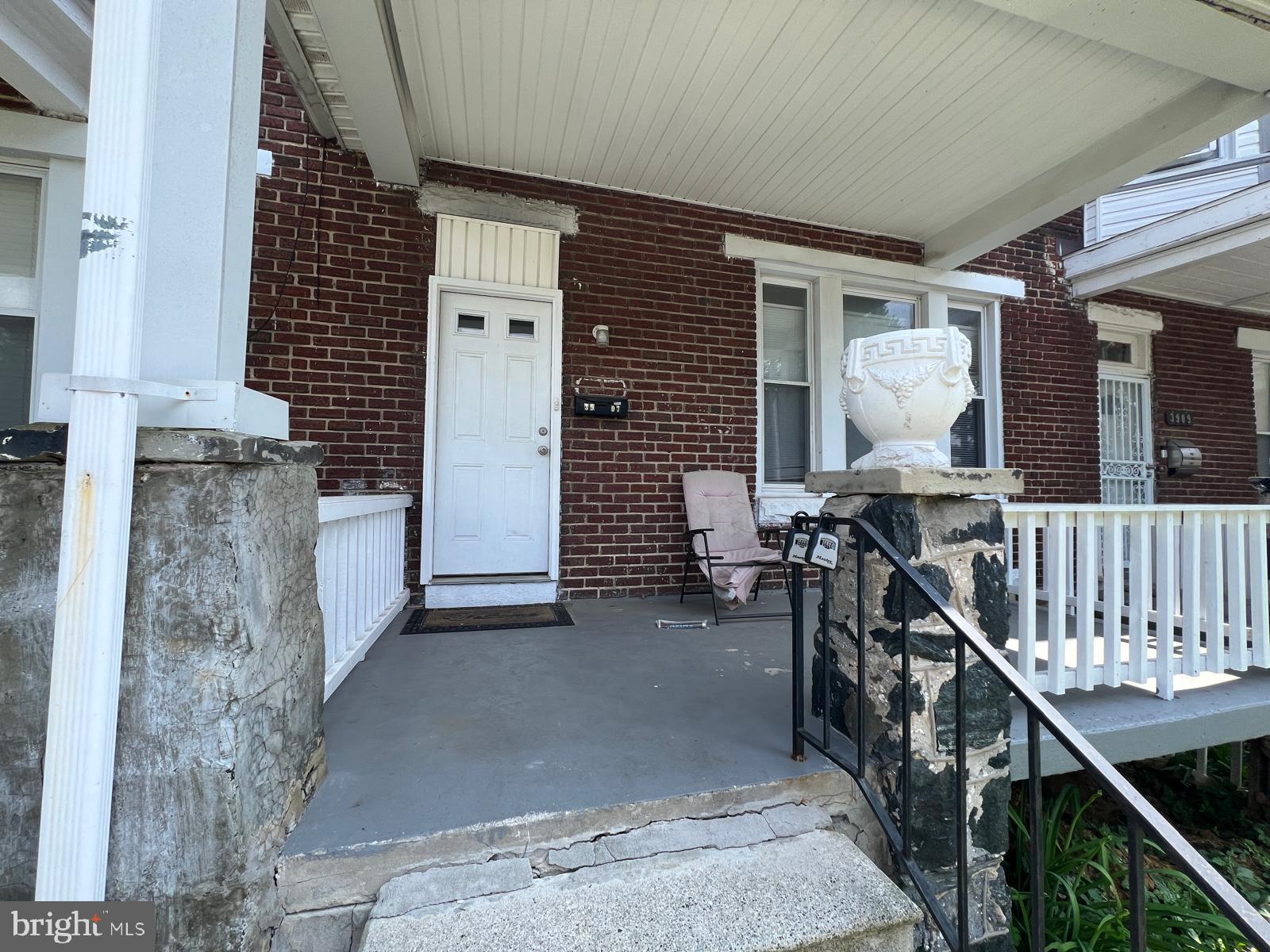 3907 FAIRVIEW AVENUE