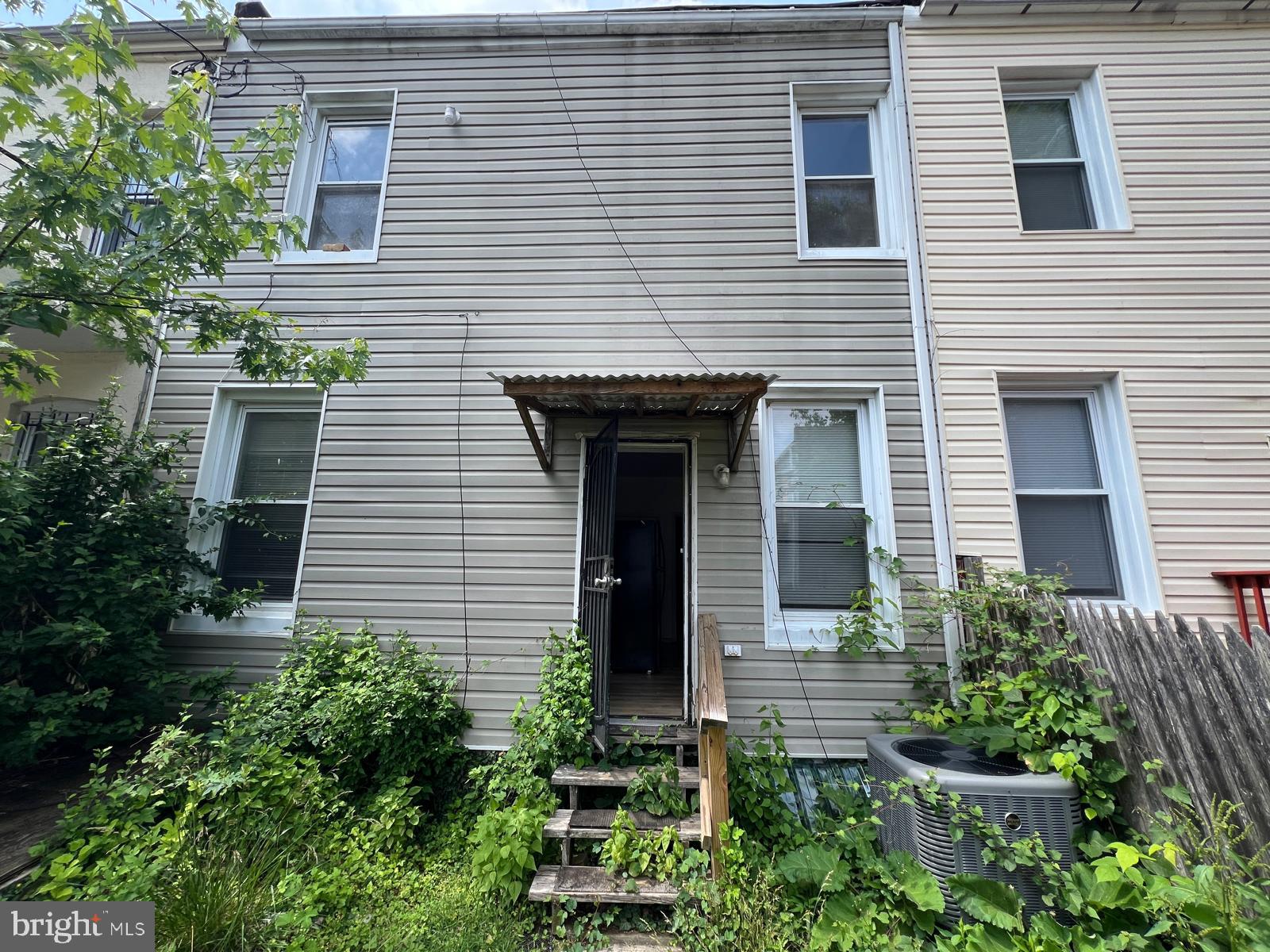 3907 FAIRVIEW AVENUE