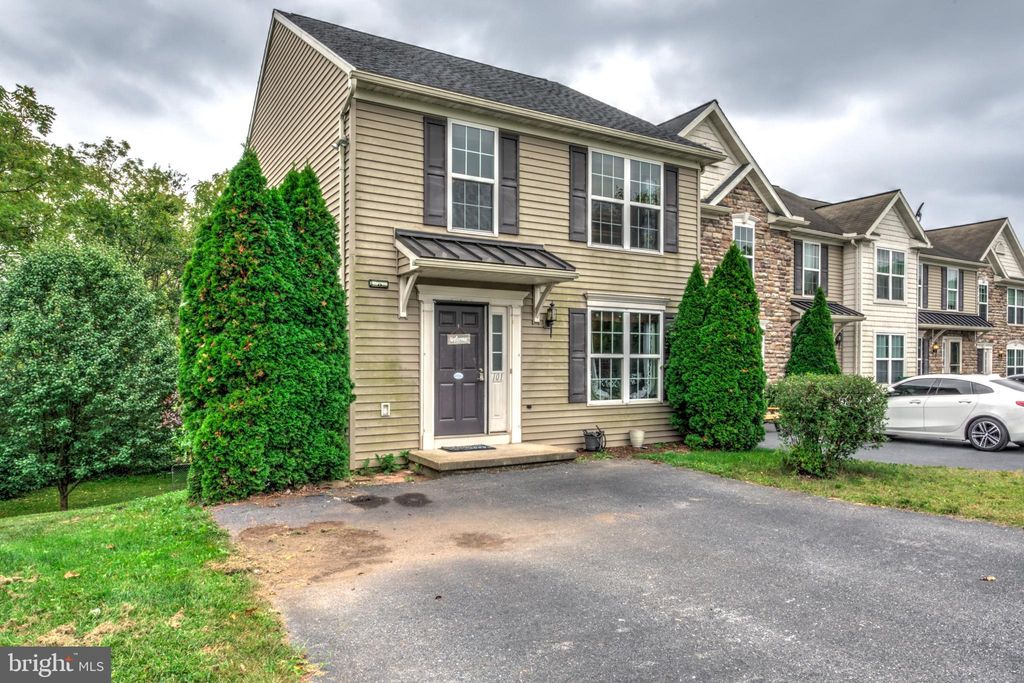 Photo of 101 Ironwood Court, Denver, PA 17517 (MLS # PALA2056876)