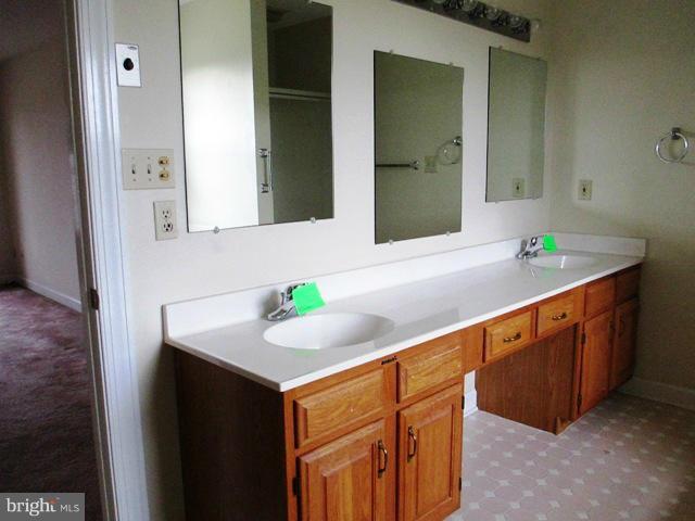 LOCUST HILL - Residential