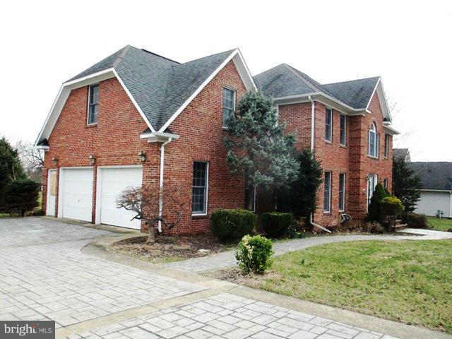 LOCUST HILL - Residential