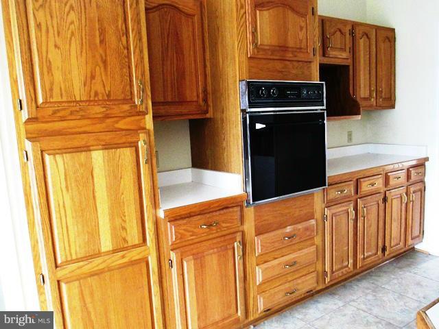 LOCUST HILL - Residential