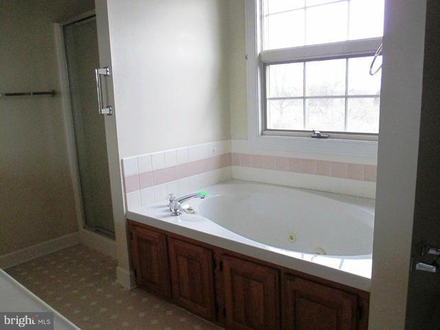 LOCUST HILL - Residential