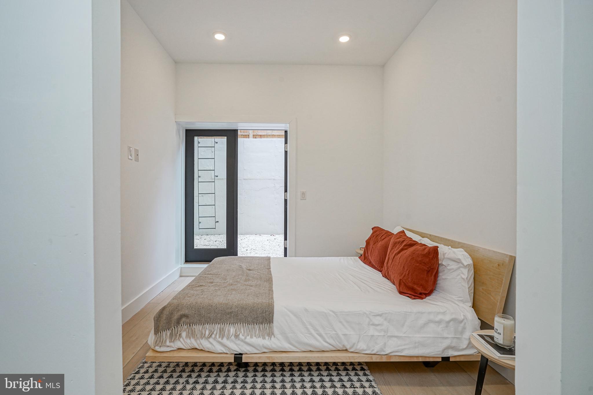 SPRING GARDEN - Residential