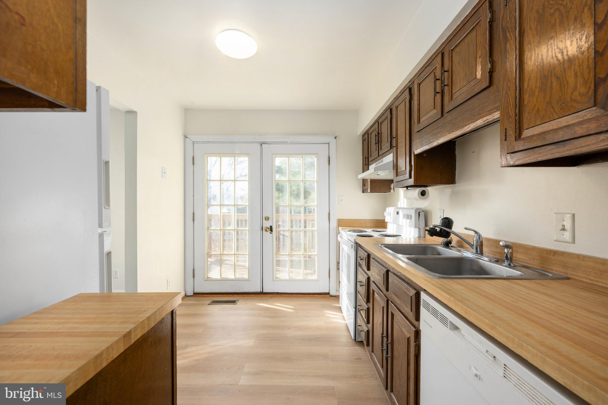 SHERATON HILLS EAST - Residential