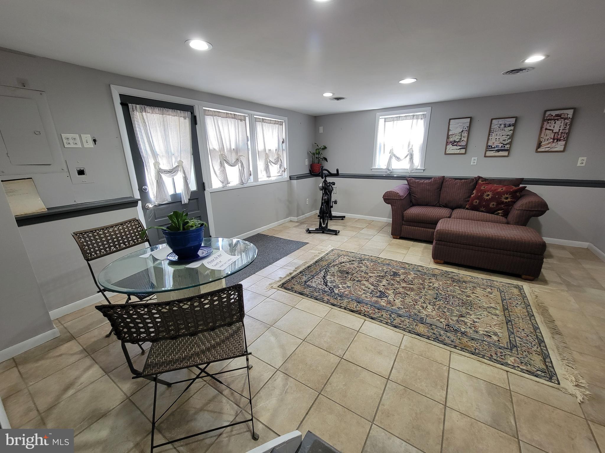 PARKCHESTER ESTS - Residential