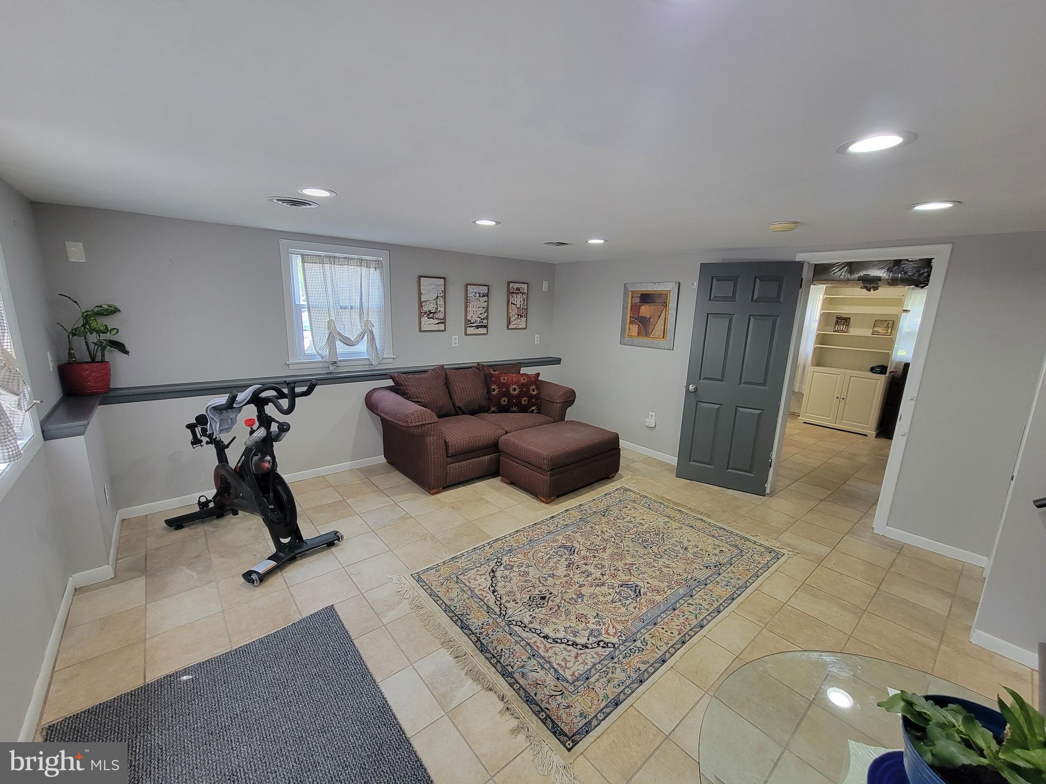 PARKCHESTER ESTS - Residential