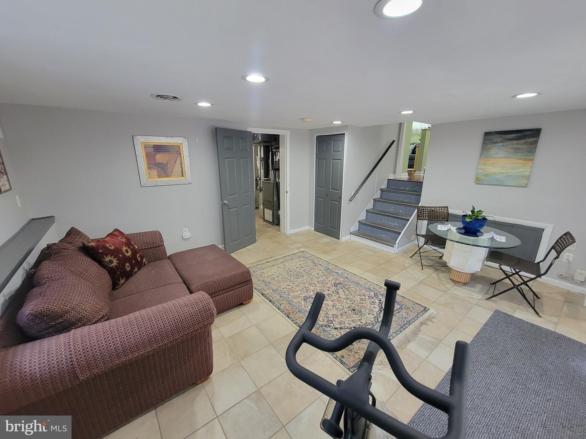 PARKCHESTER ESTS - Residential