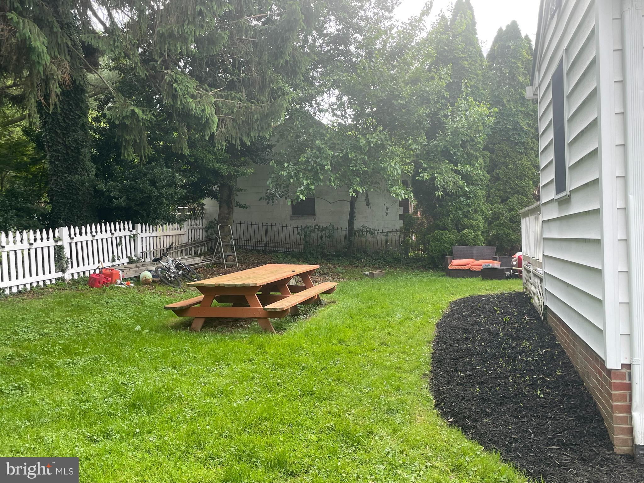 109 BROOKES AVENUE