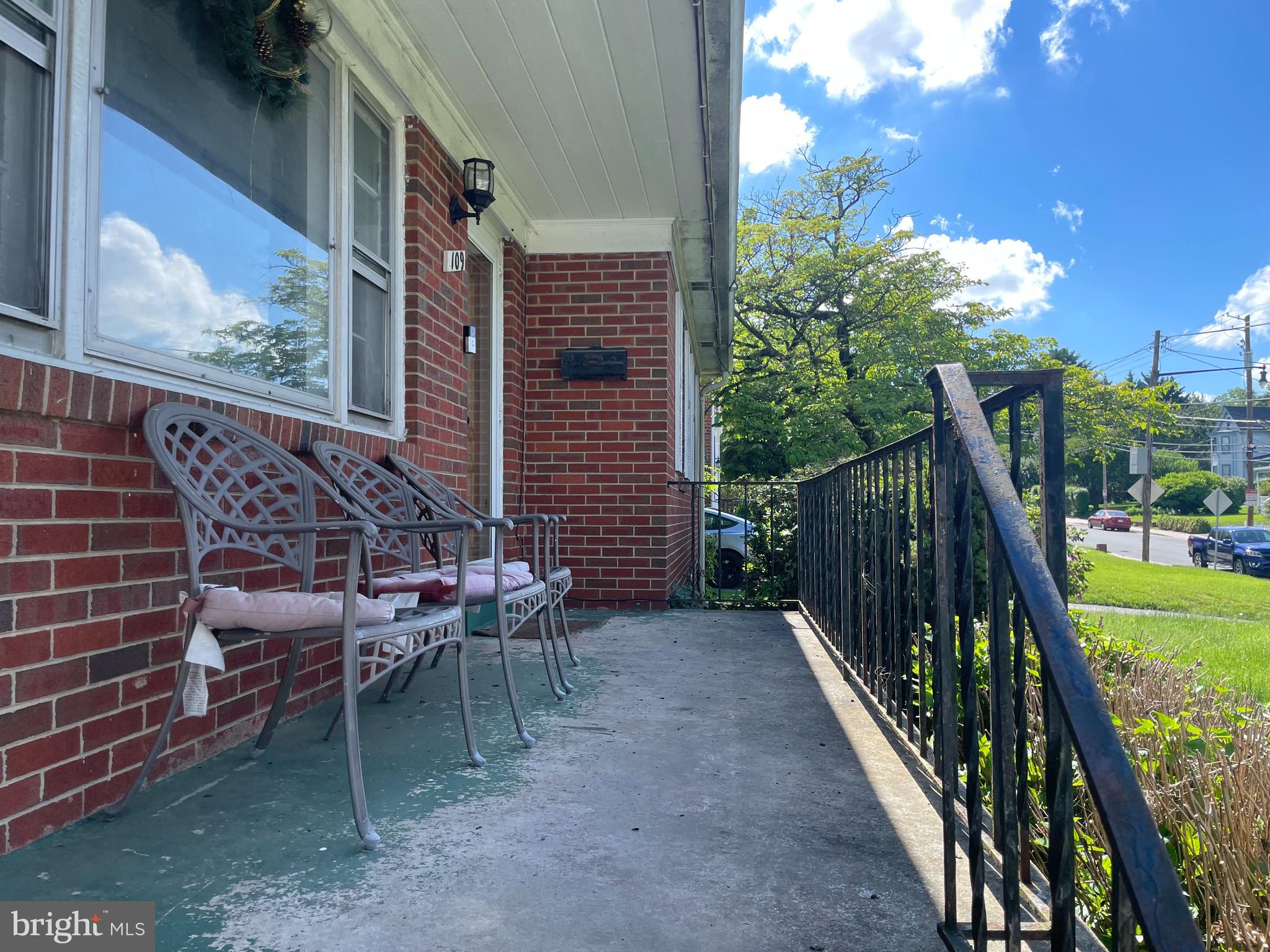 109 BROOKES AVENUE