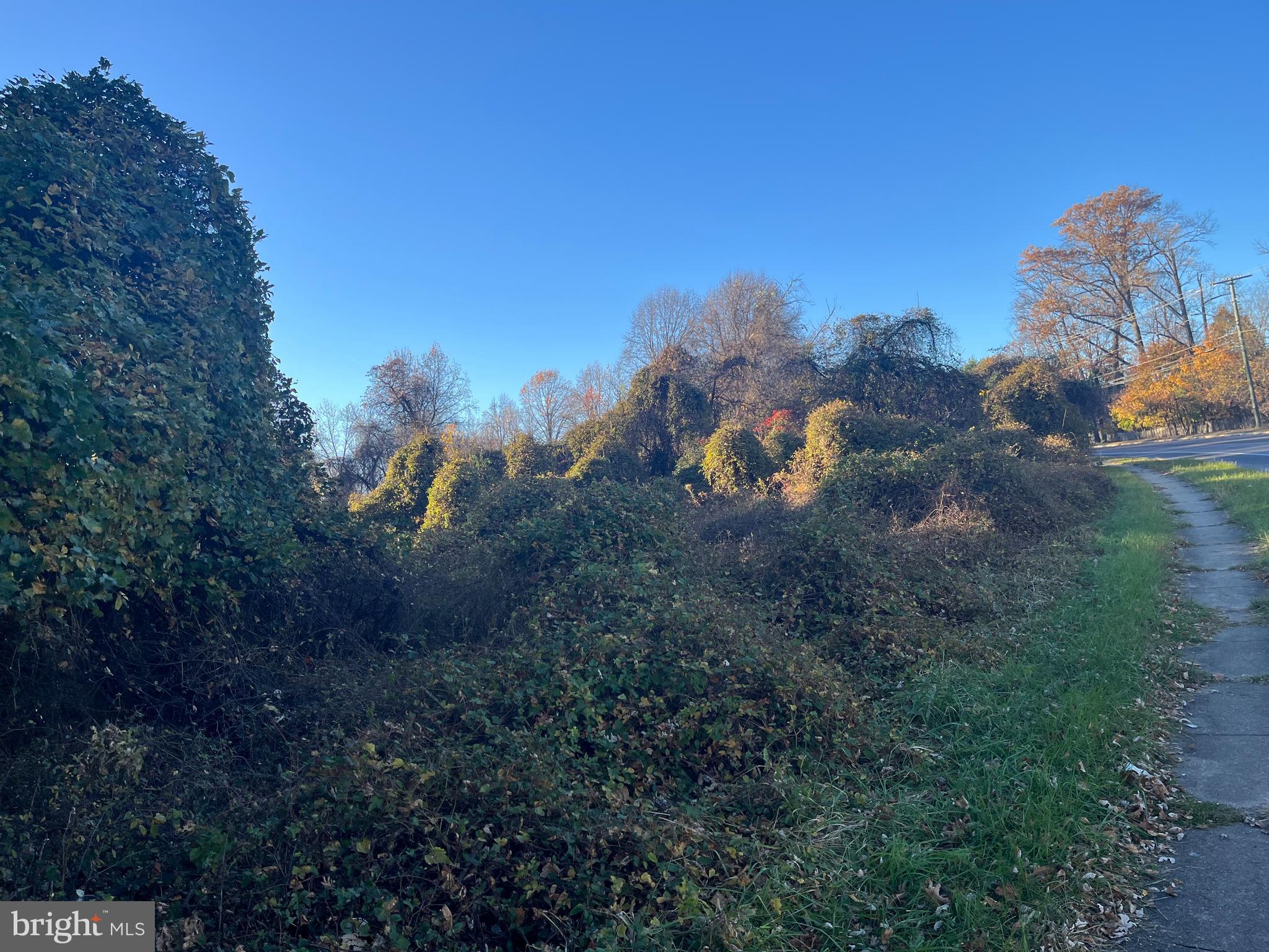 1205/99 N WINANDS ROAD ROAD N