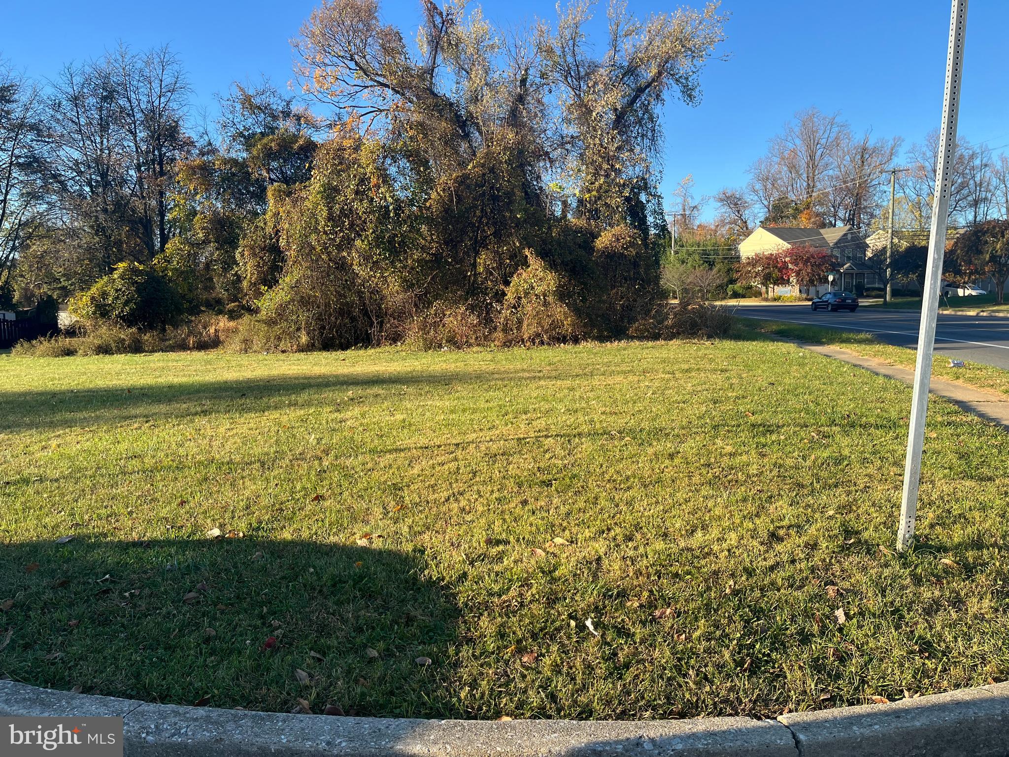 1205/99 N WINANDS ROAD ROAD N