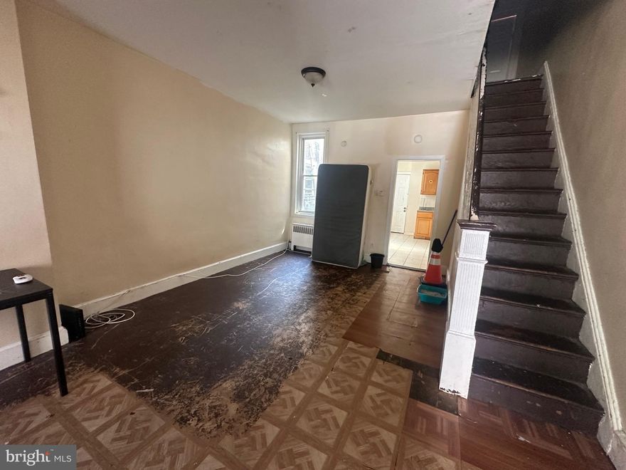 Investor special! This 3-bedroom home offers excellent potential for renovation and long-term returns. With a spacious layout and solid structure, it’s a great opportunity to add value through updates. Conveniently located near schools, shopping, and public transportation. Ideal for experienced investors looking to expand their portfolio.