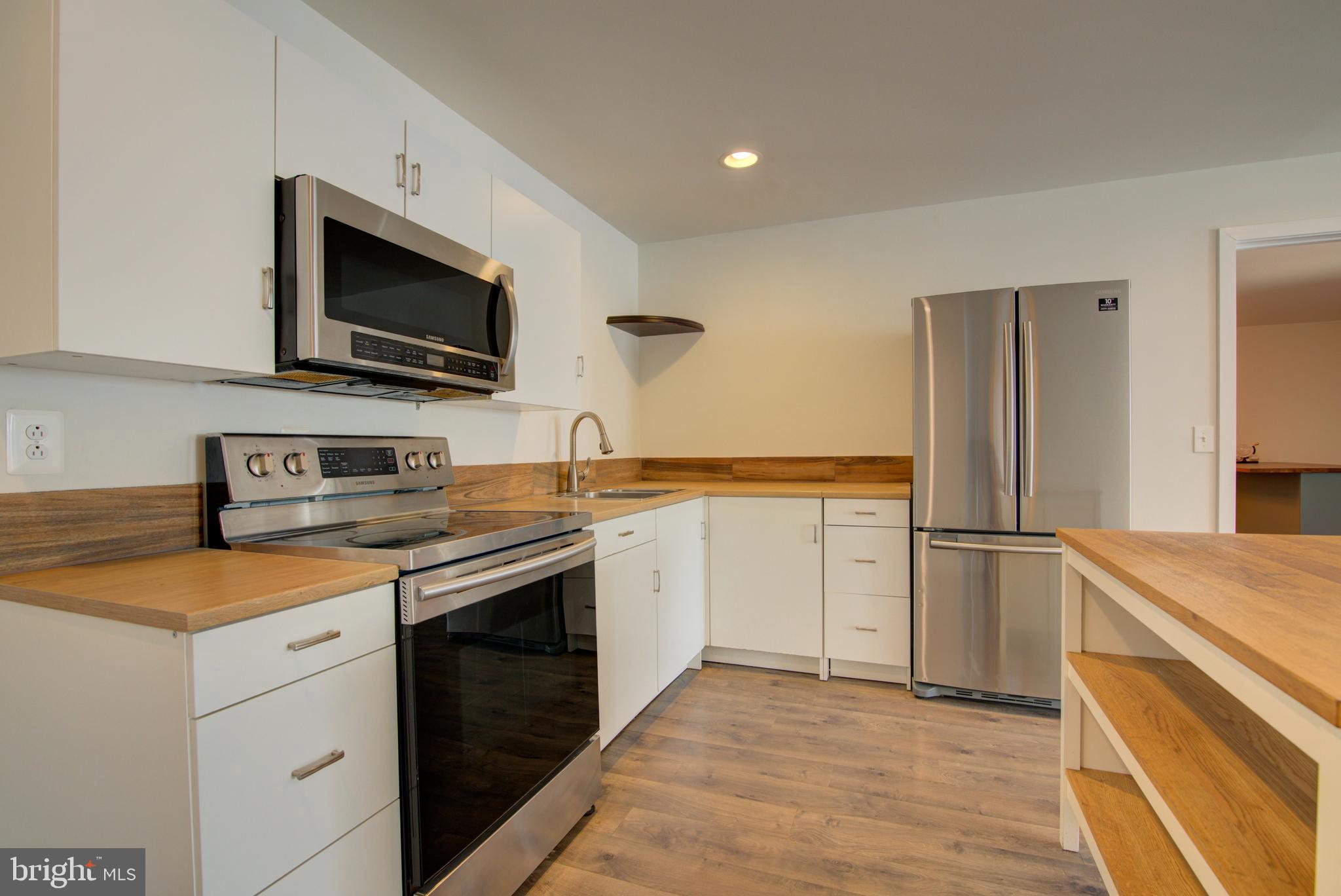 MEADOWBROOK - Residential