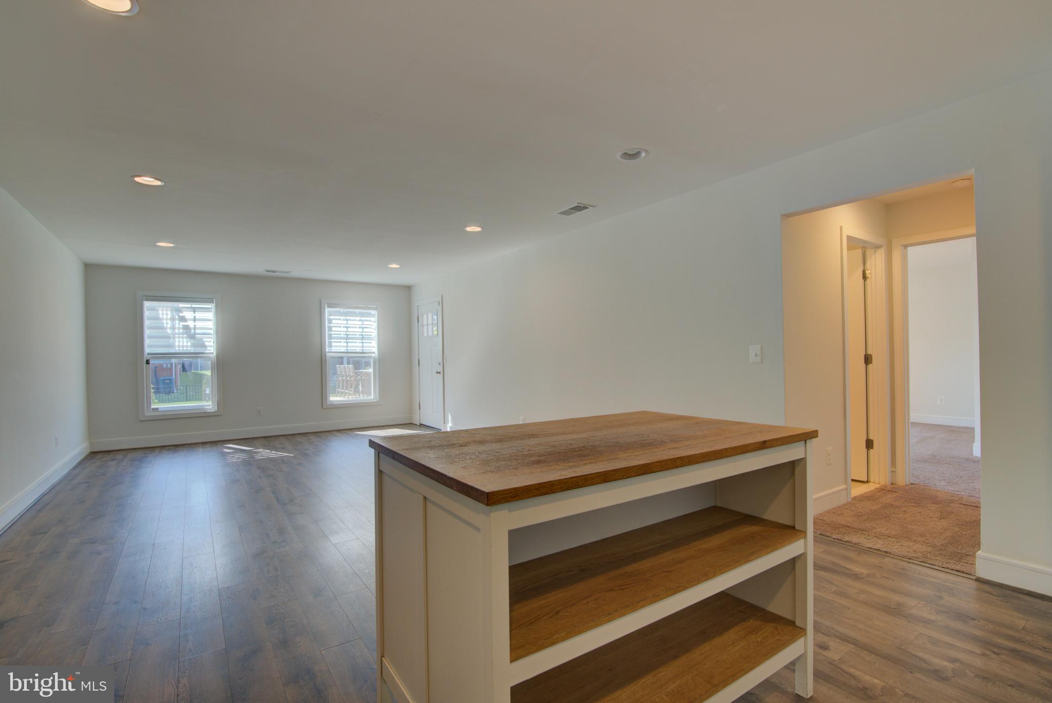 MEADOWBROOK - Residential