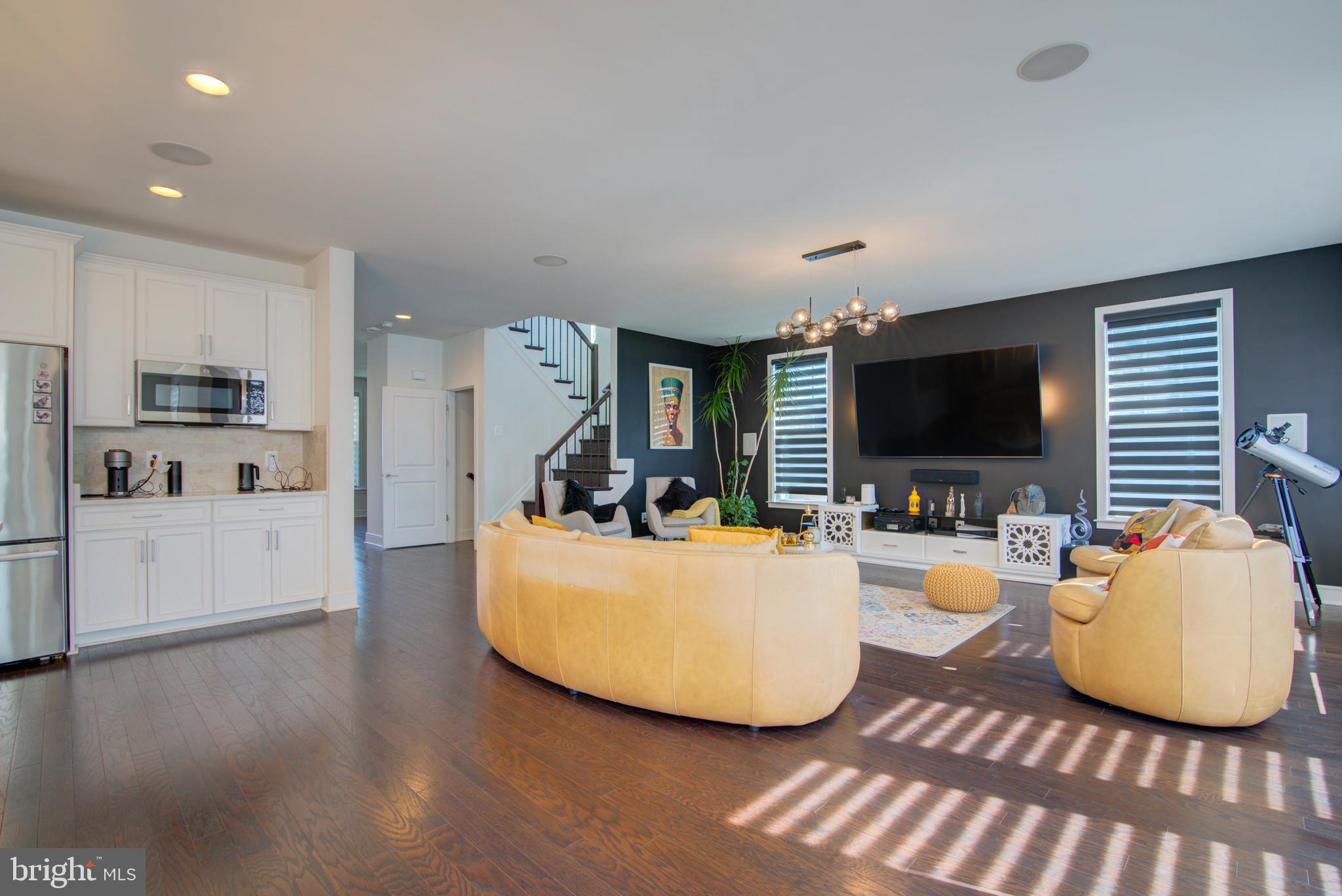 MEADOWBROOK - Residential