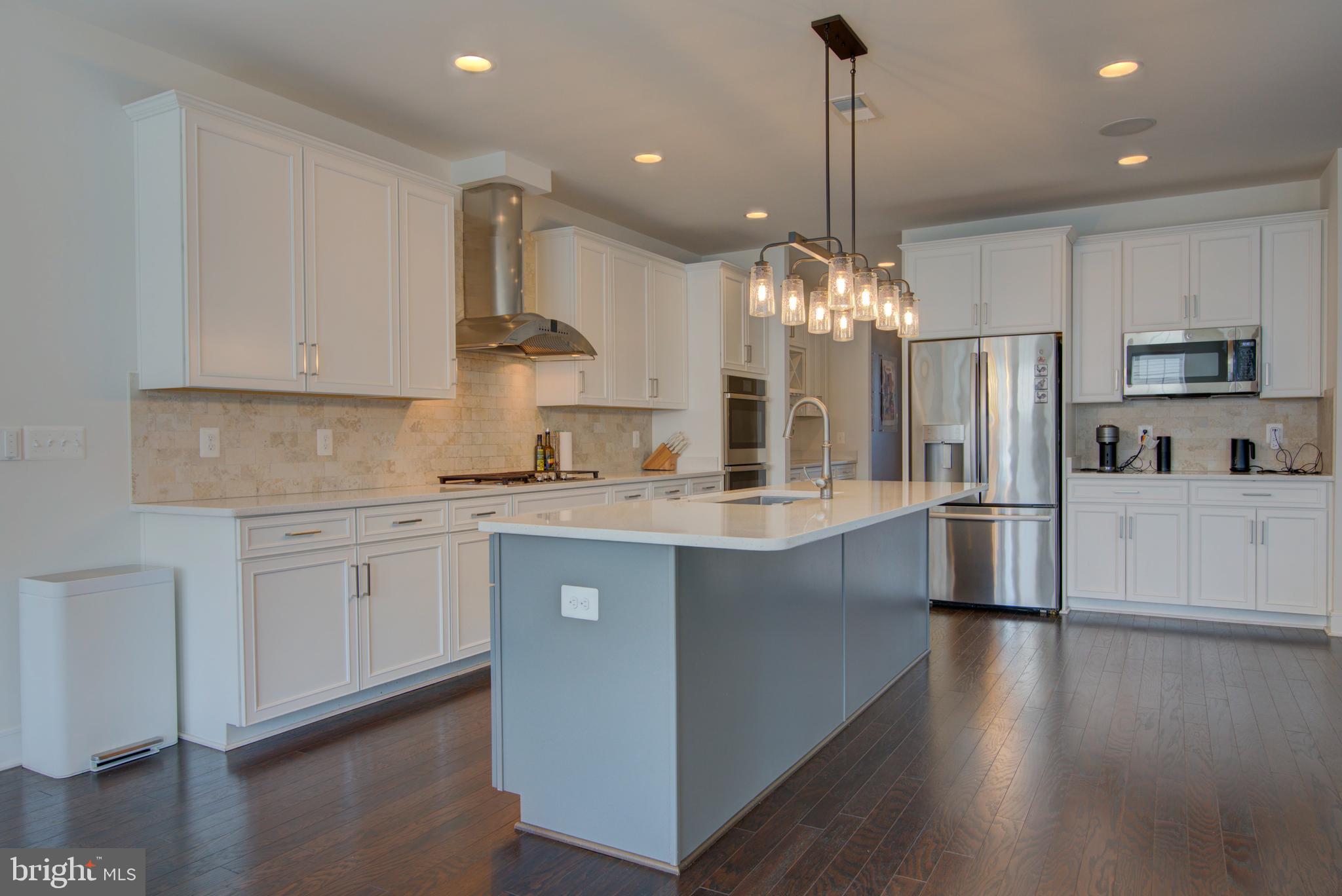 MEADOWBROOK - Residential