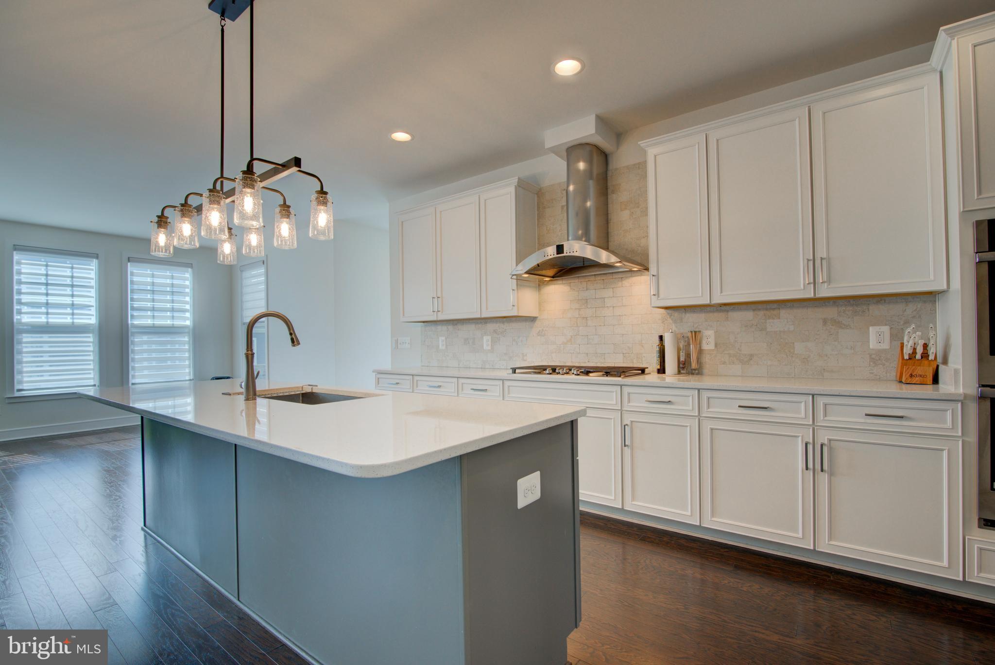 MEADOWBROOK - Residential