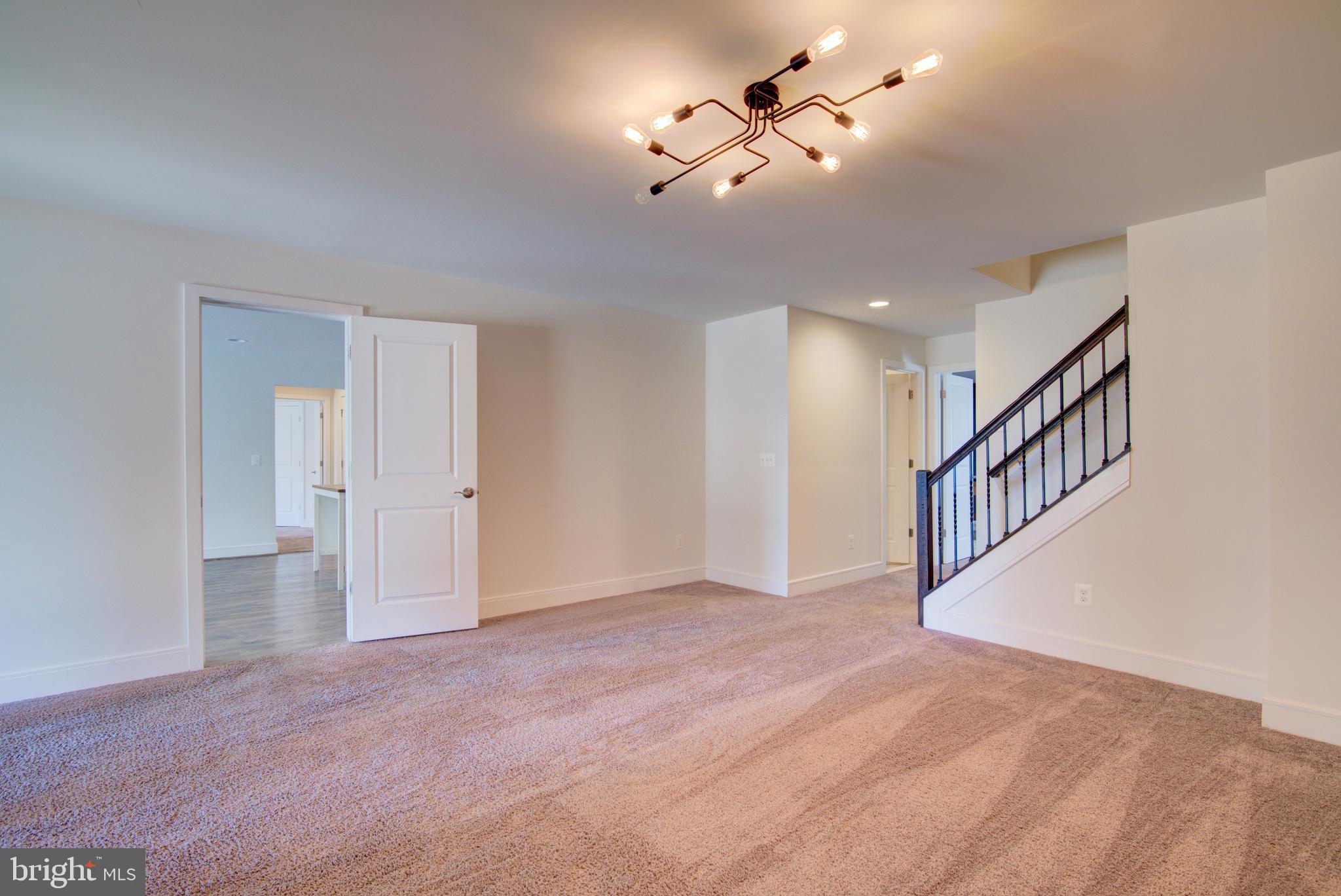 MEADOWBROOK - Residential