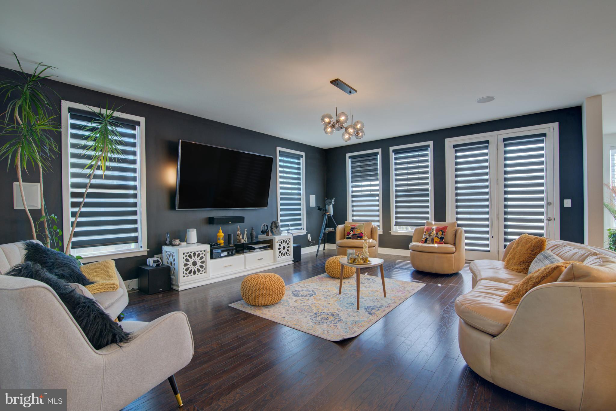 MEADOWBROOK - Residential